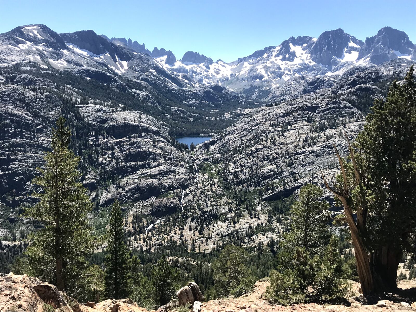 iPhone 7 back camera 3.99mm f/1.8 sample photo. Lake, mountain, cliff photography