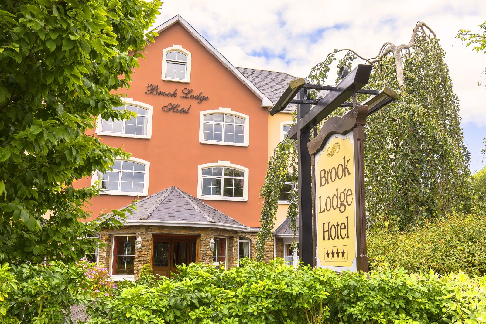 Canon EF 16-35mm F4L IS USM sample photo. Killarney, eviston, hotel photography