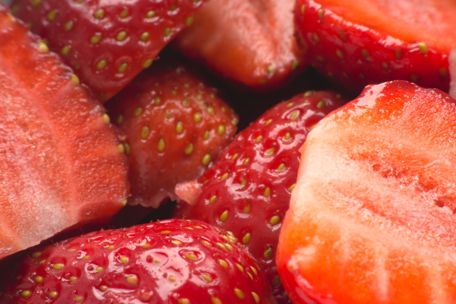 Nikon D7200 sample photo. Strawberries, eating, kitchen photography