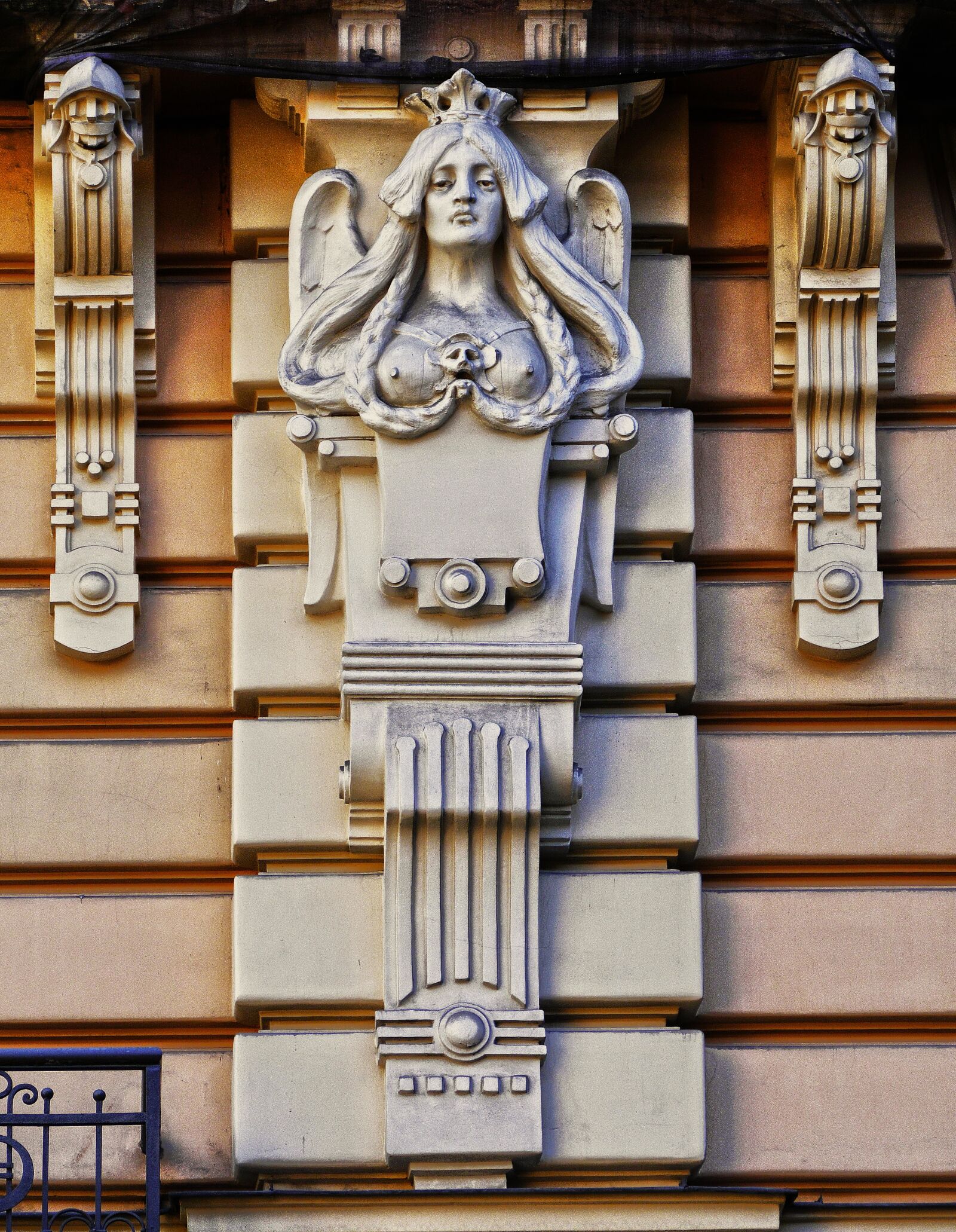 Panasonic Lumix DMC-FZ1000 sample photo. Art nouveau, facade, architecture photography