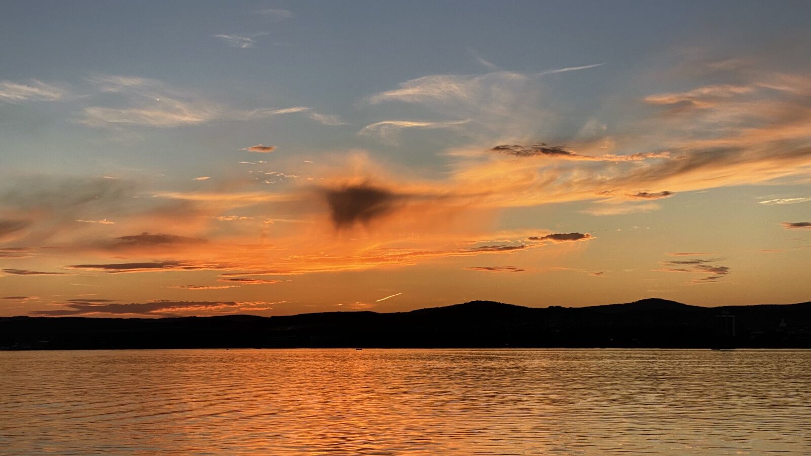 Apple iPhone 11 Pro sample photo. Sunset, lake, landscape photography