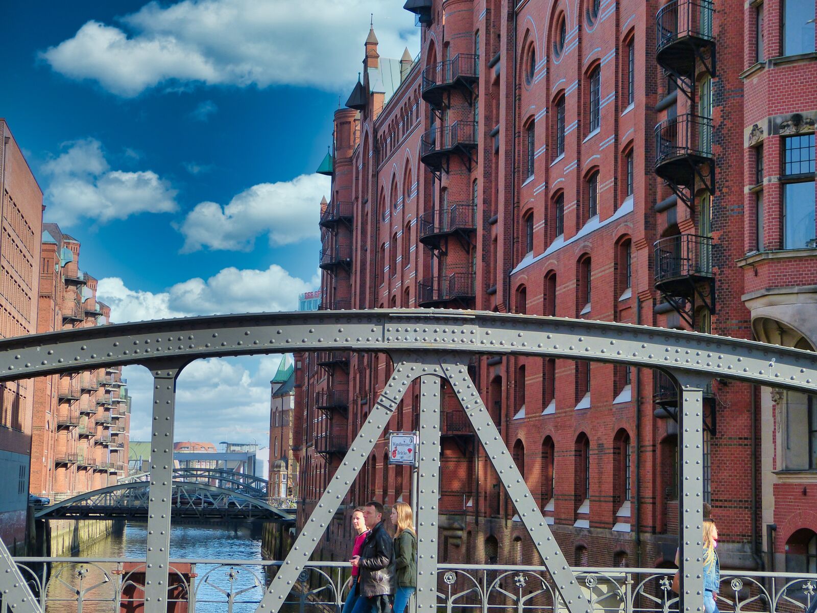 Panasonic Lumix DMC-FZ150 sample photo. Hamburg, port, speicherstadt photography
