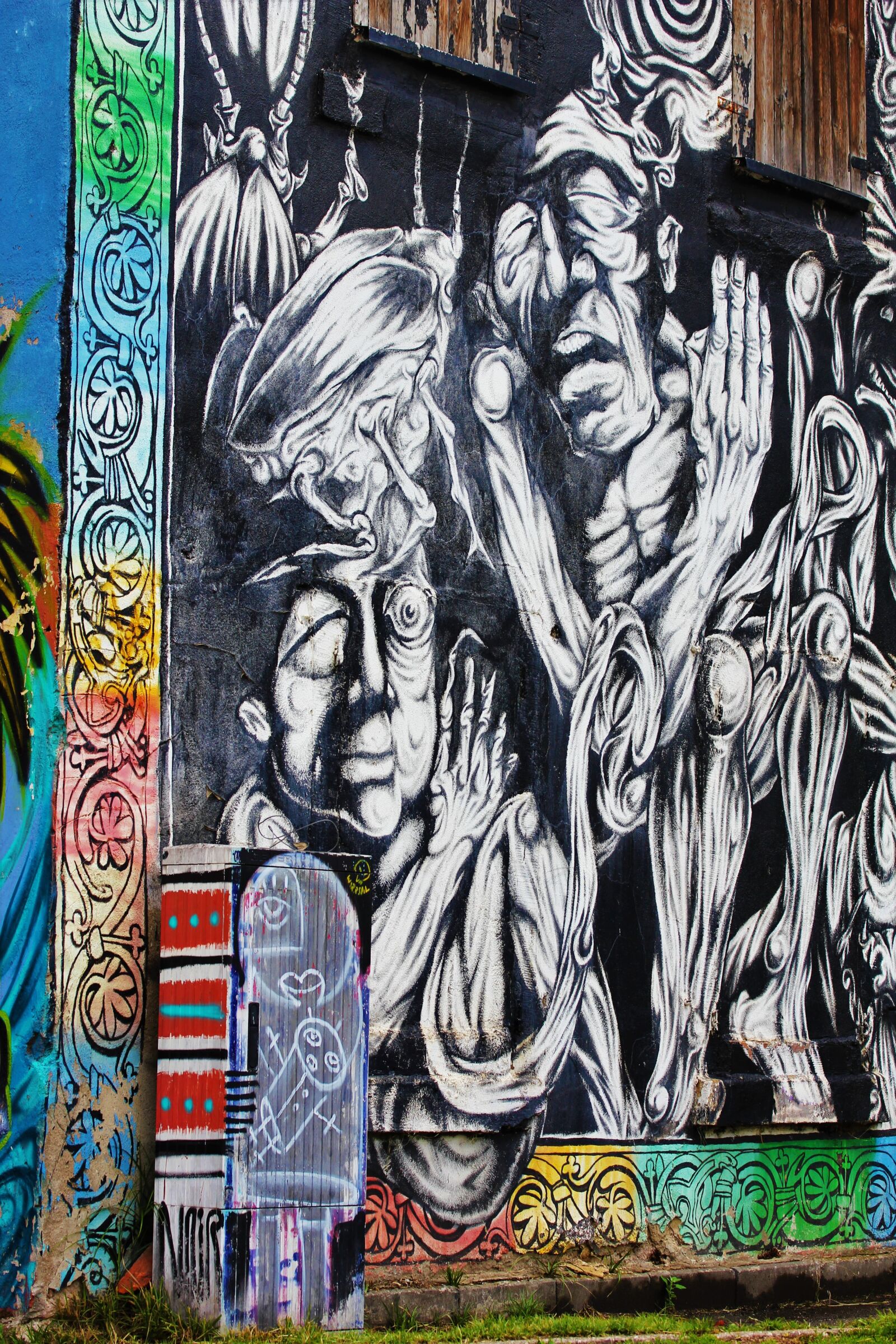 Canon EOS 550D (EOS Rebel T2i / EOS Kiss X4) sample photo. Street art, city, modern photography