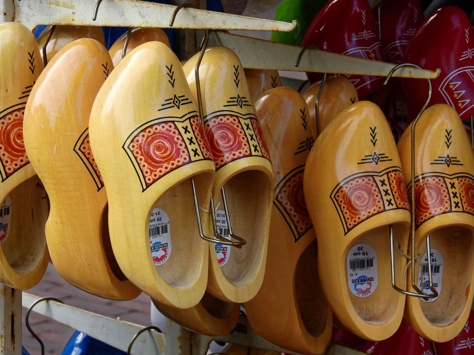 Nikon Coolpix P900 sample photo. Shoes, wood, wooden shoes photography