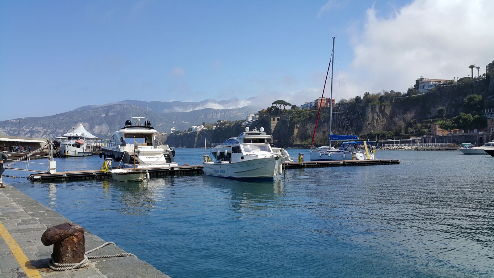 Samsung Galaxy Note4 sample photo. Italy, port, beach photography
