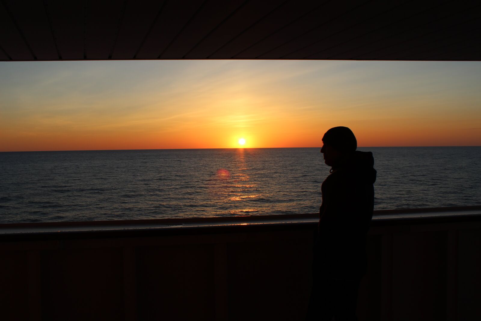 Canon EOS 600D (Rebel EOS T3i / EOS Kiss X5) sample photo. Cruise, sunrise, sea photography