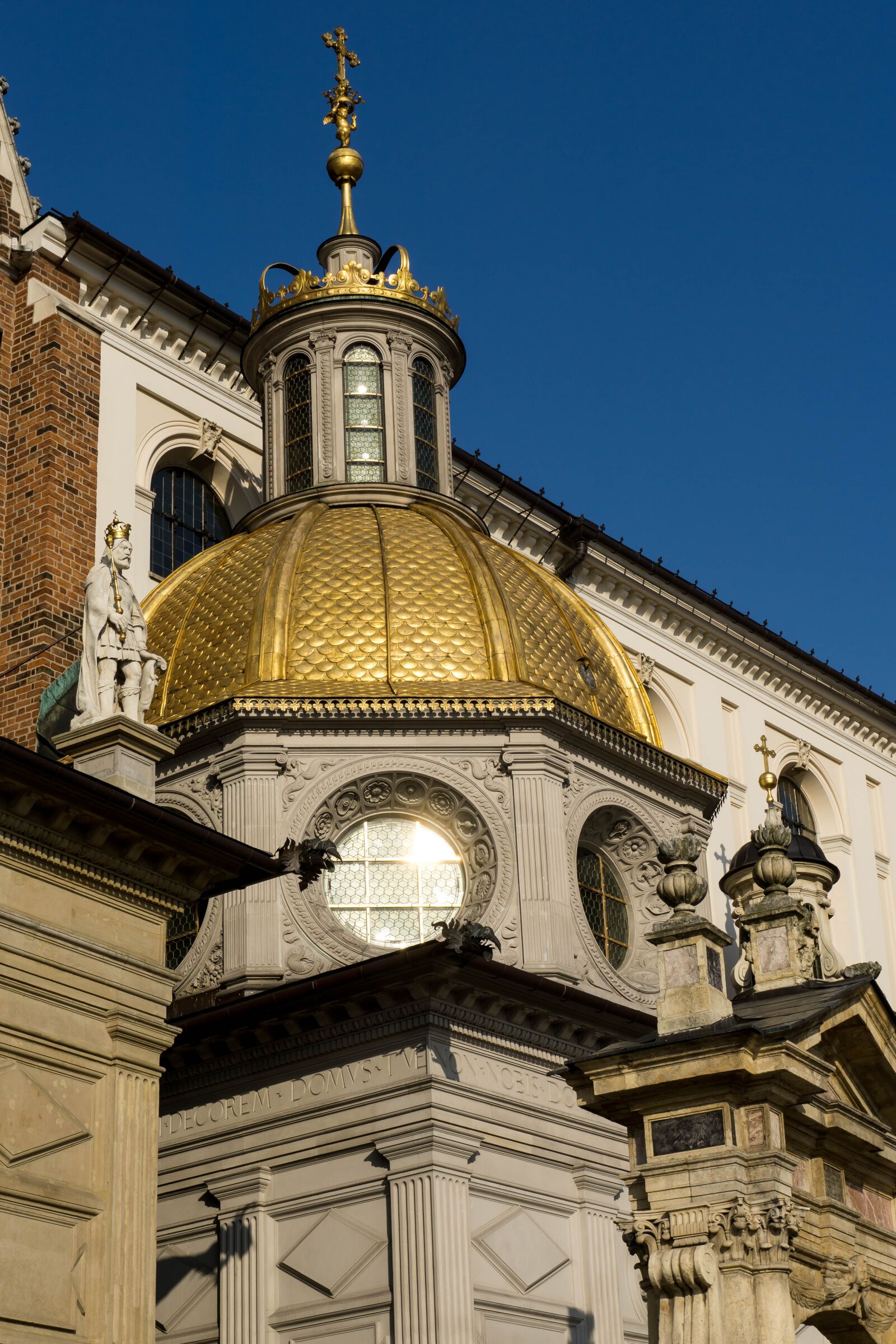 Sony a6000 sample photo. Chapel, golden roof, religion photography