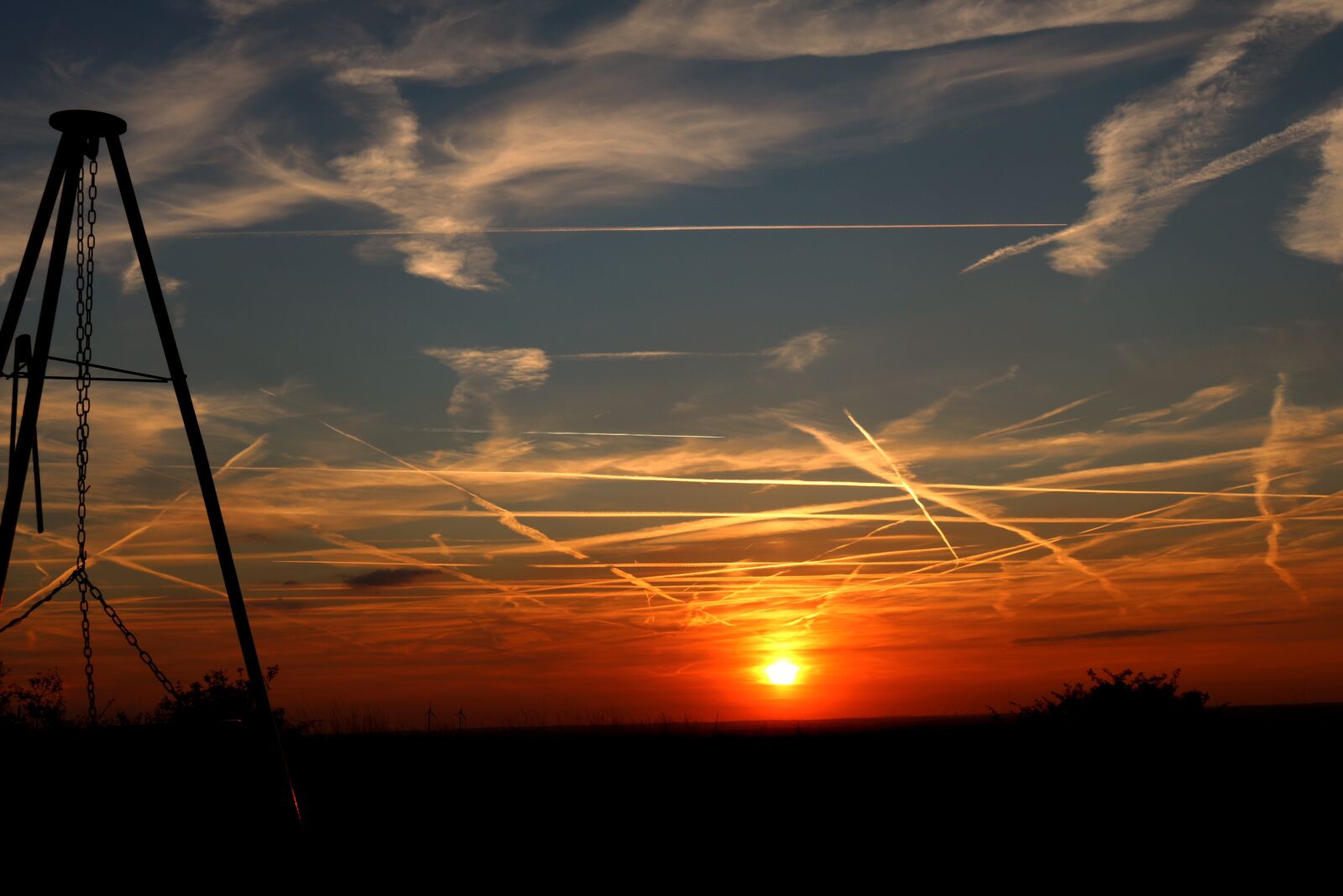 Canon EOS 750D (EOS Rebel T6i / EOS Kiss X8i) sample photo. Sun, sunset, sky photography