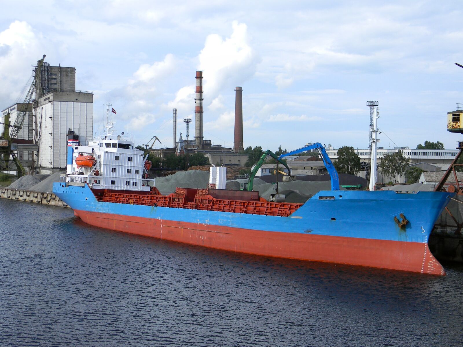 Nikon Coolpix L110 sample photo. Dock, port, logistics photography