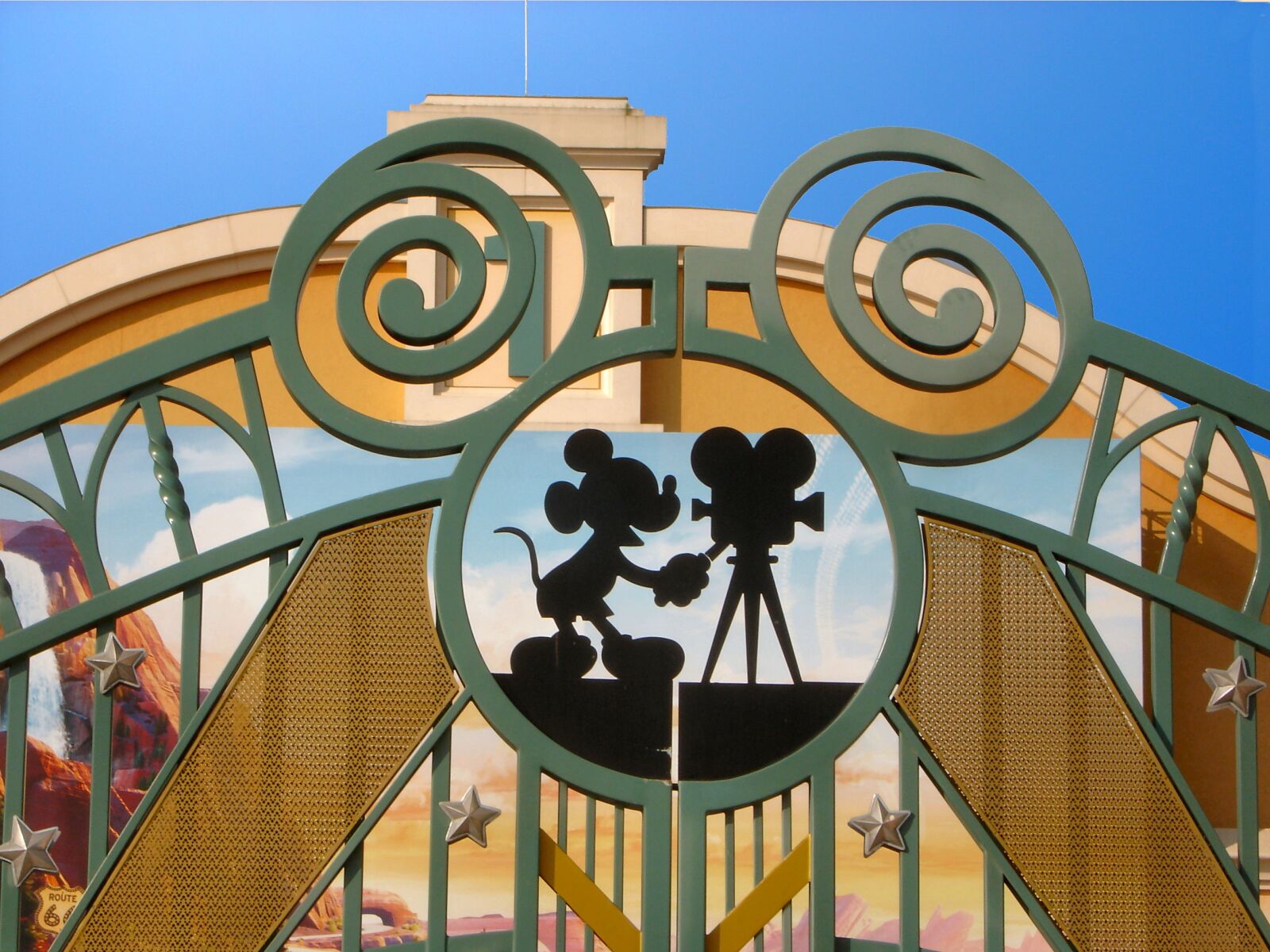 Sony DSC-P200 sample photo. Disneyland, paris, disneyland paris photography