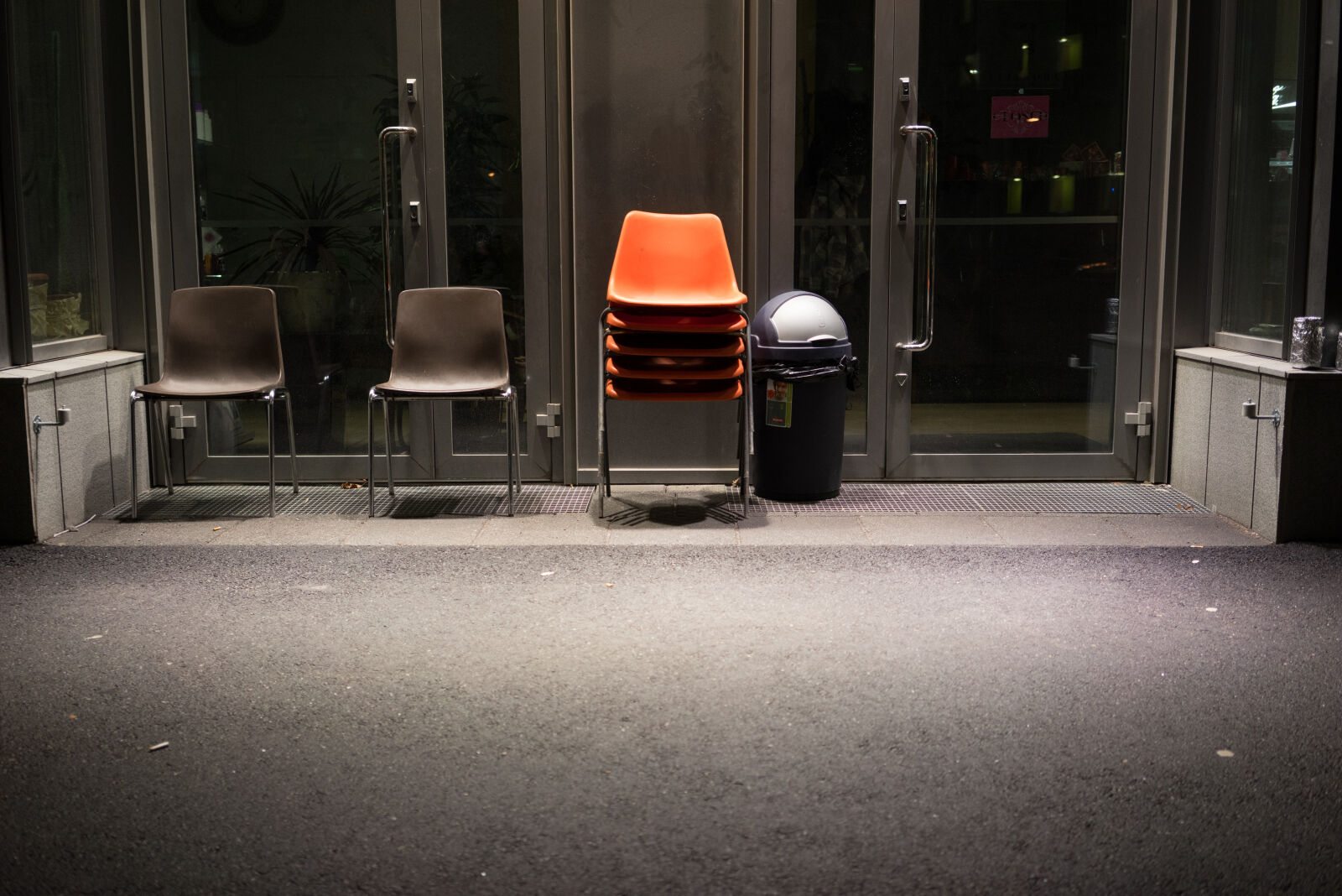 Sony a7R sample photo. Cheerful chair at the photography