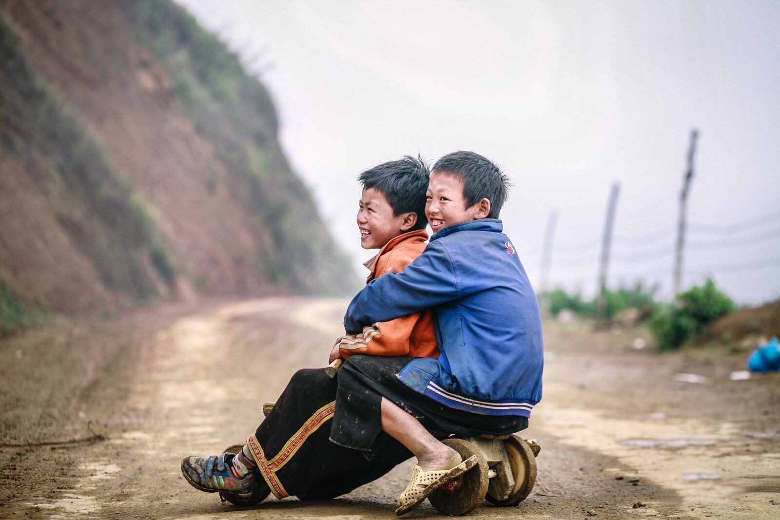 Canon EOS 5D sample photo. Children moc chau, moc photography