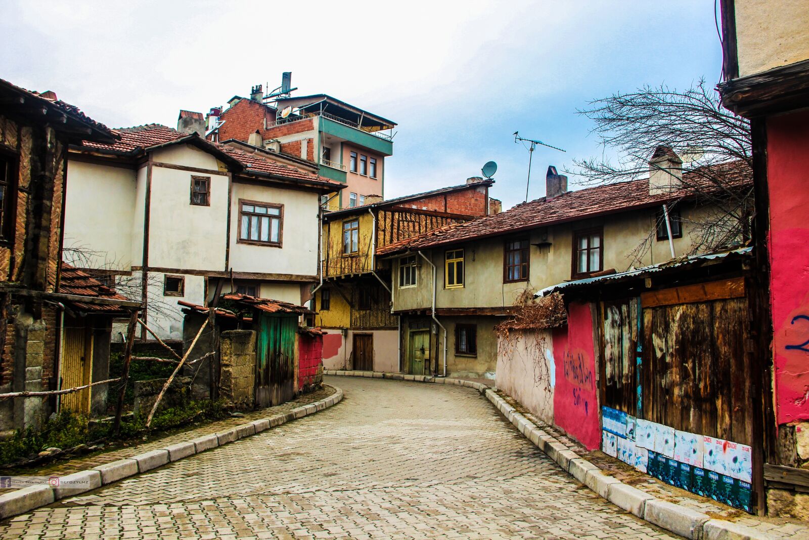 Canon EOS 600D (Rebel EOS T3i / EOS Kiss X5) sample photo. Home, old, architecture photography