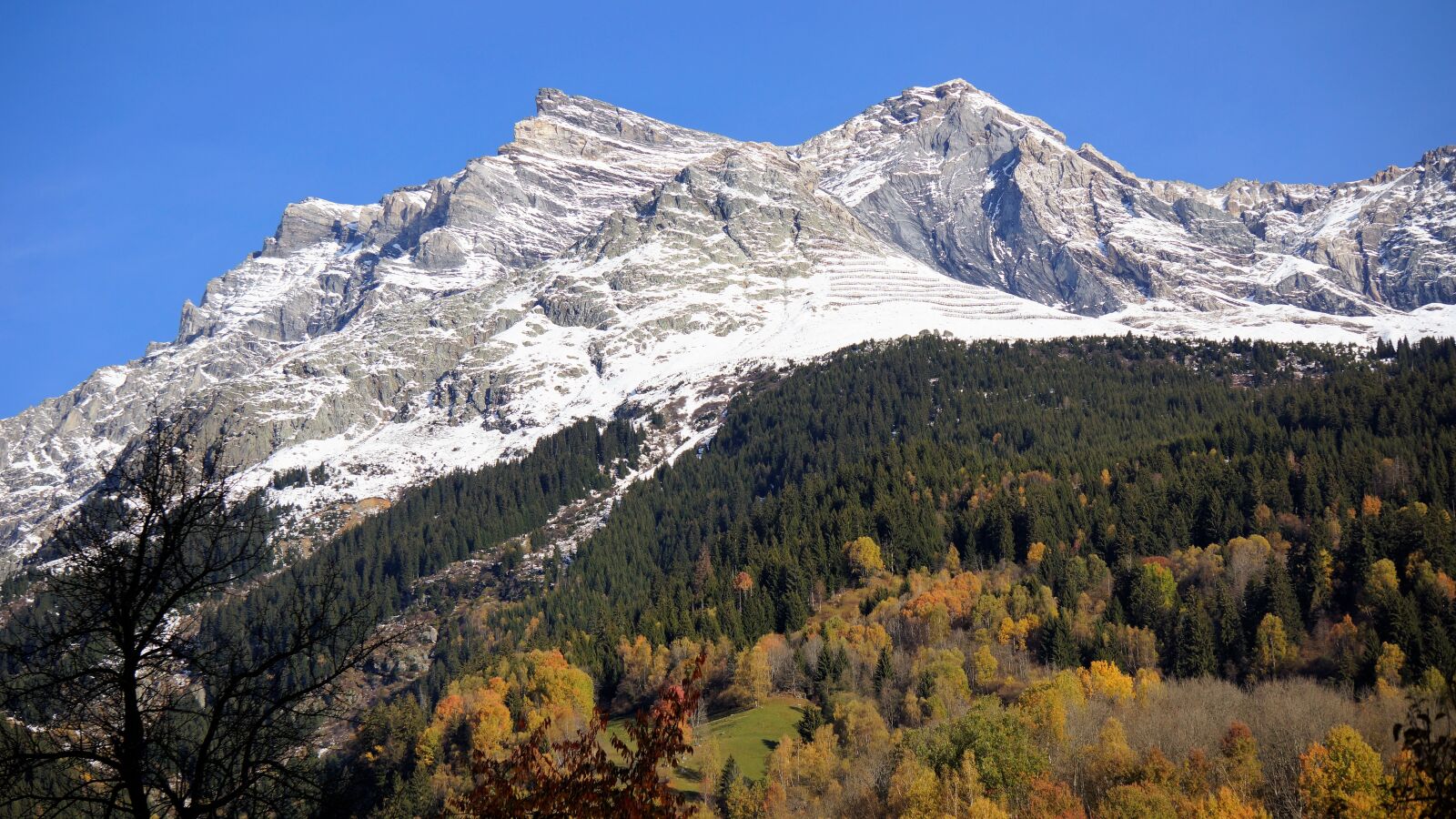 Sony Alpha NEX-7 sample photo. Mountain, snow, autumn photography