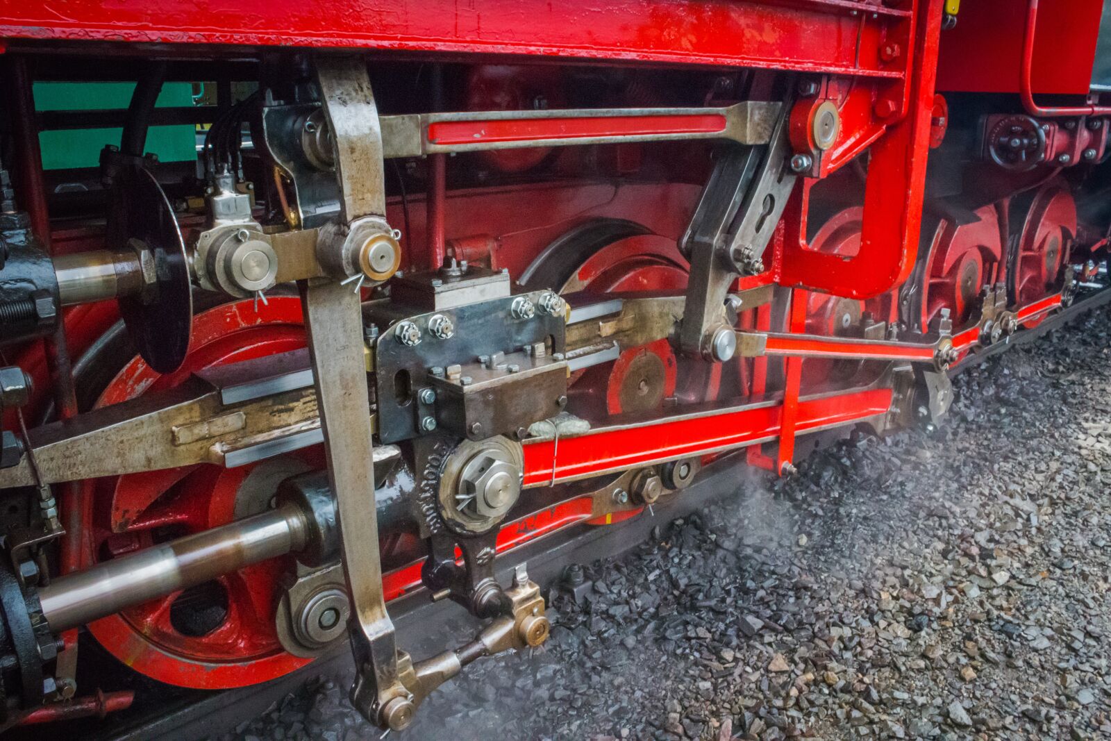 Canon EOS 100D (EOS Rebel SL1 / EOS Kiss X7) sample photo. Wheels, locomotive, steam locomotive photography