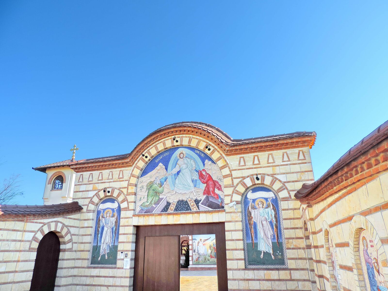 Nikon Coolpix P520 sample photo. Facade, church, architecture, building photography