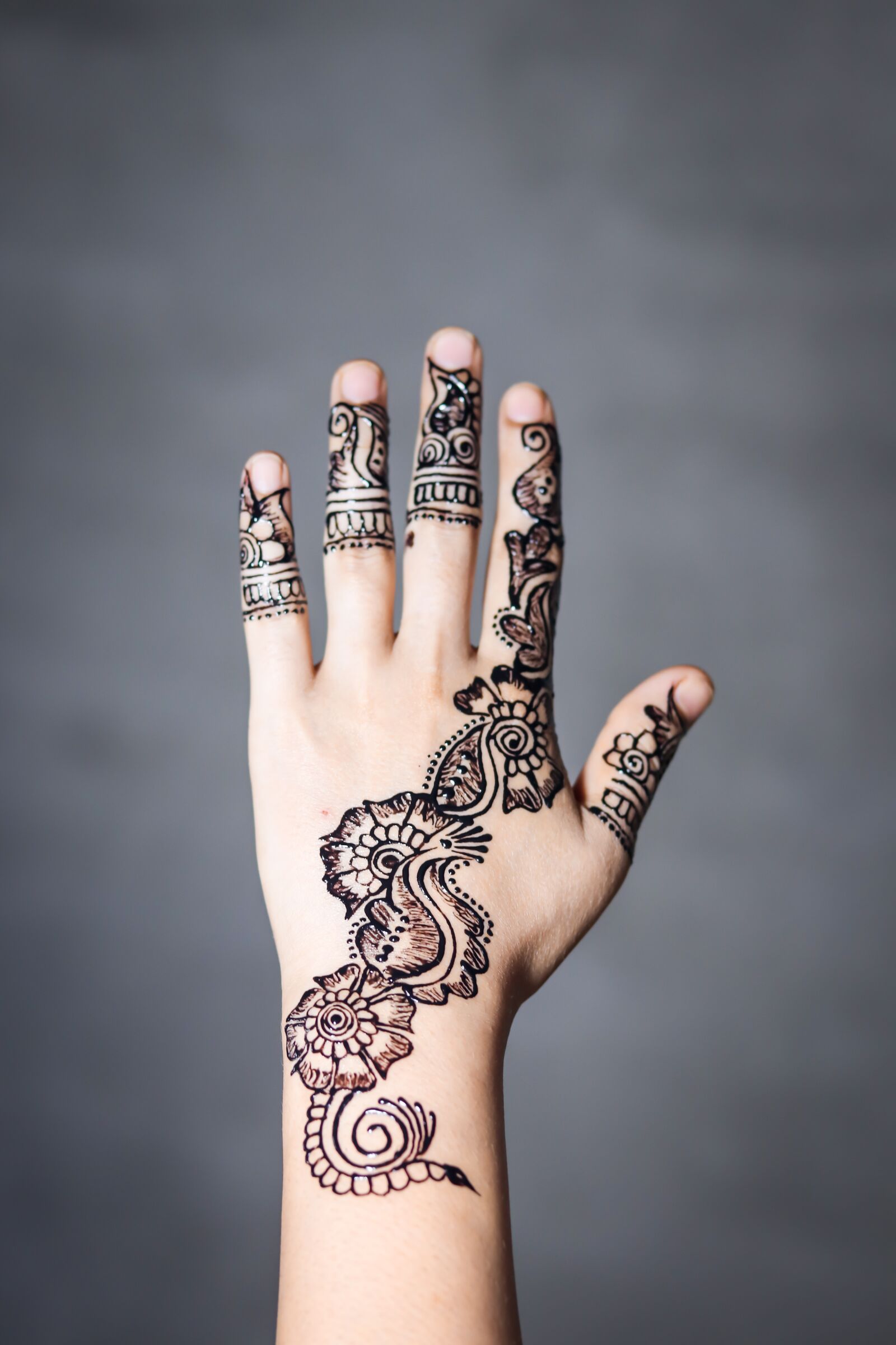 Canon EOS 80D + Canon EF 50mm F1.8 STM sample photo. Mehndi, design, mehendi photography