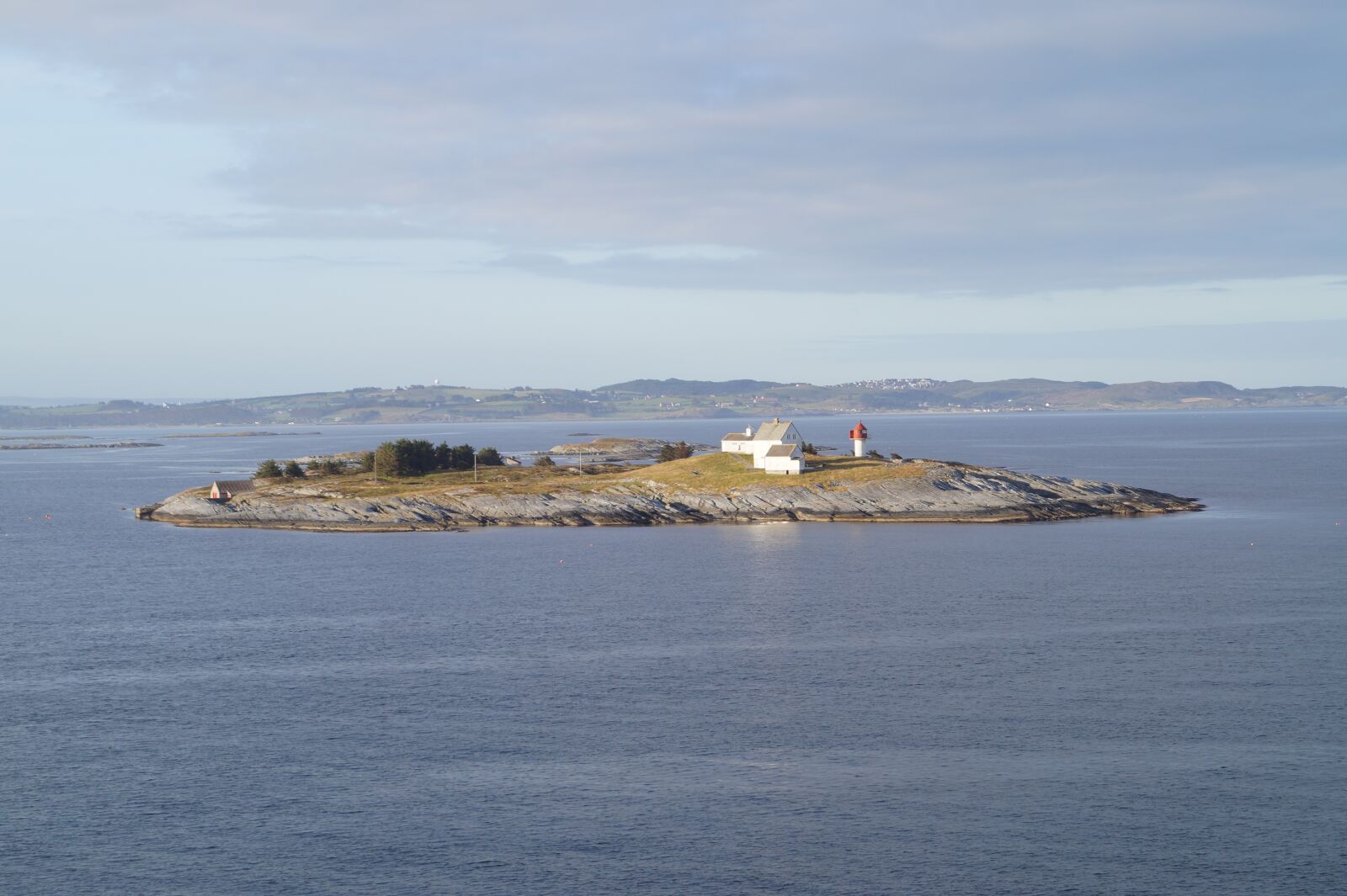 Sony DT 18-55mm F3.5-5.6 SAM II sample photo. Norway, island, sea photography