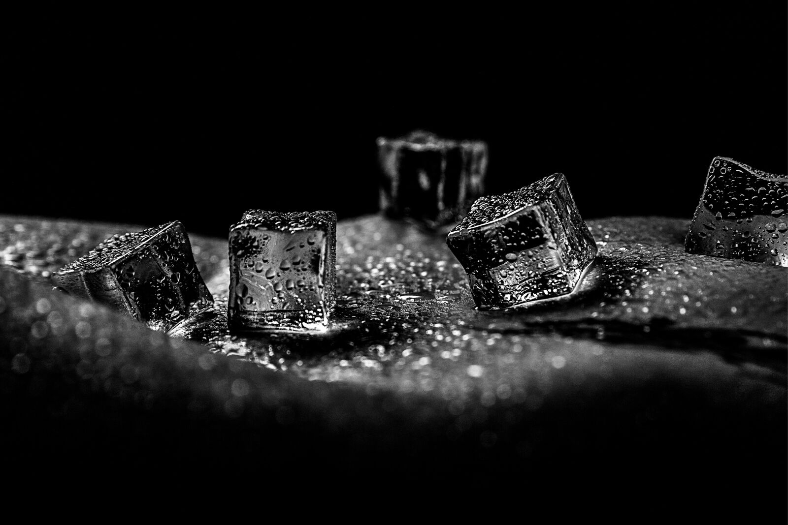 Canon EOS 6D Mark II sample photo. Ice cubes, act, drop photography