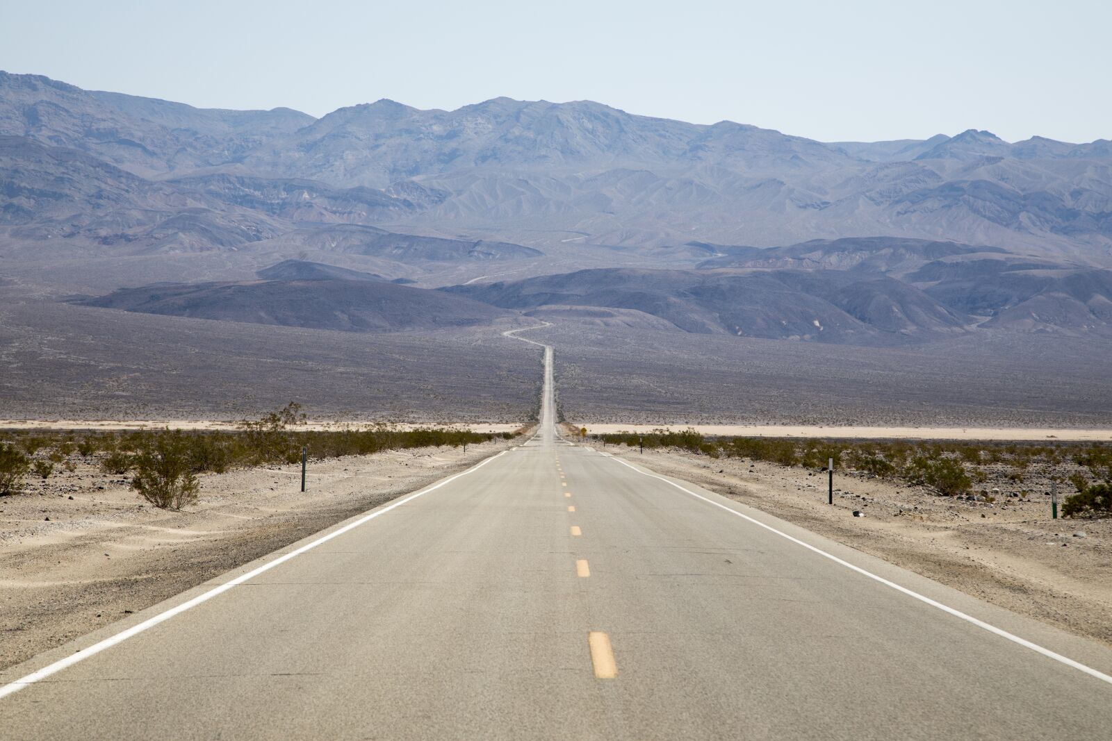 Canon EF 24-105mm F4L IS USM sample photo. Death valley, highway, road photography