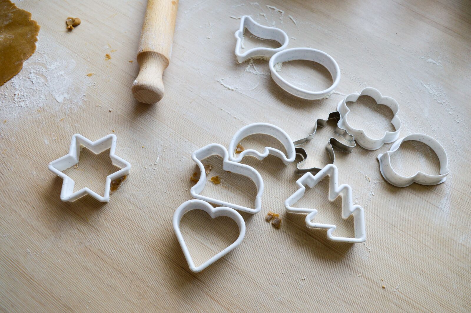 Nikon D3200 sample photo. Gingerbread, molds, cake photography