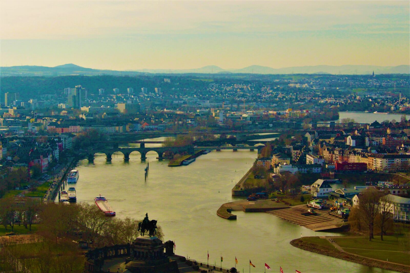 Canon EOS 1300D (EOS Rebel T6 / EOS Kiss X80) sample photo. Koblenz, rhine, german corner photography
