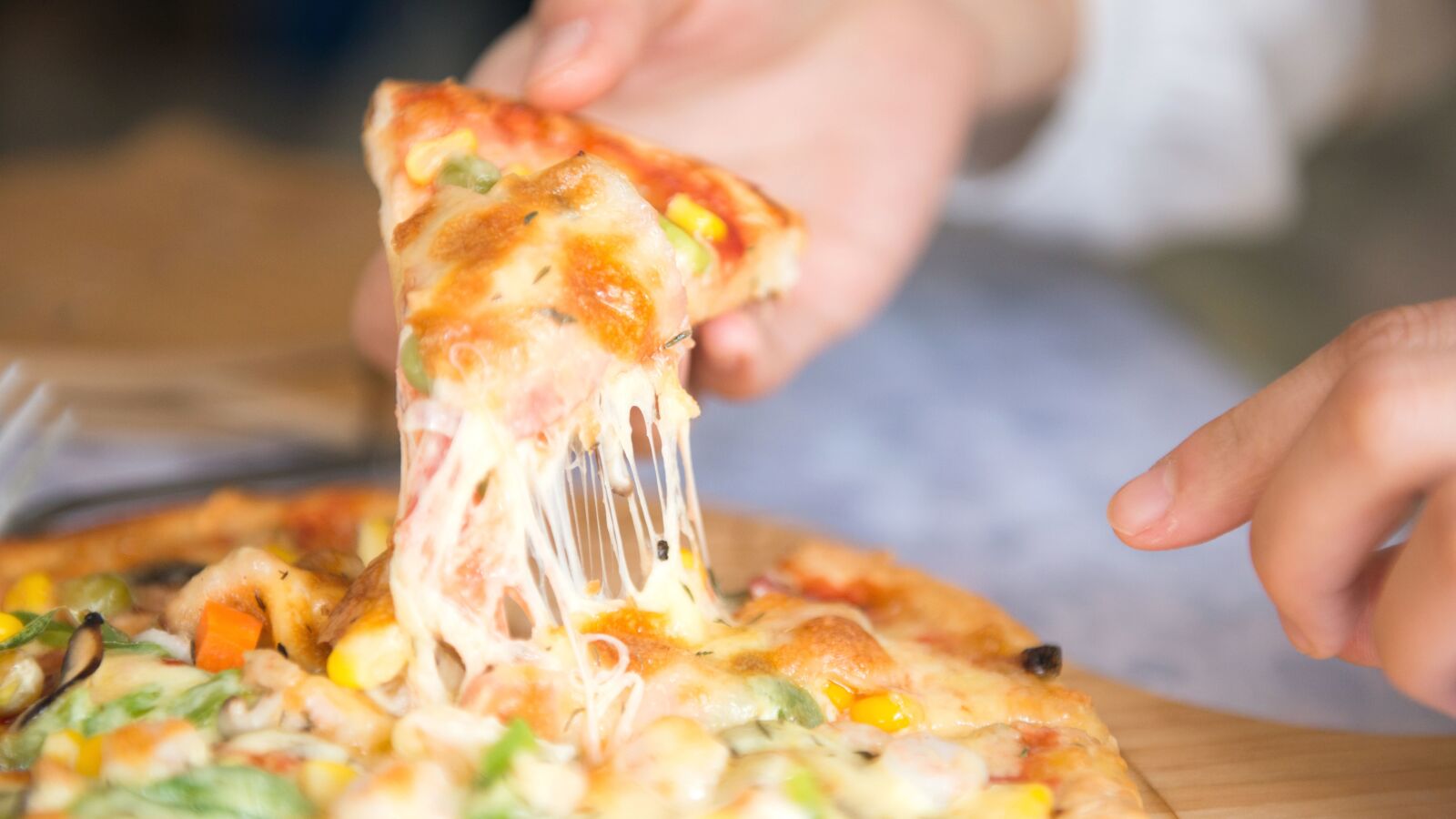Nikon D800 sample photo. Pizza, restaurant, sauce, slice photography
