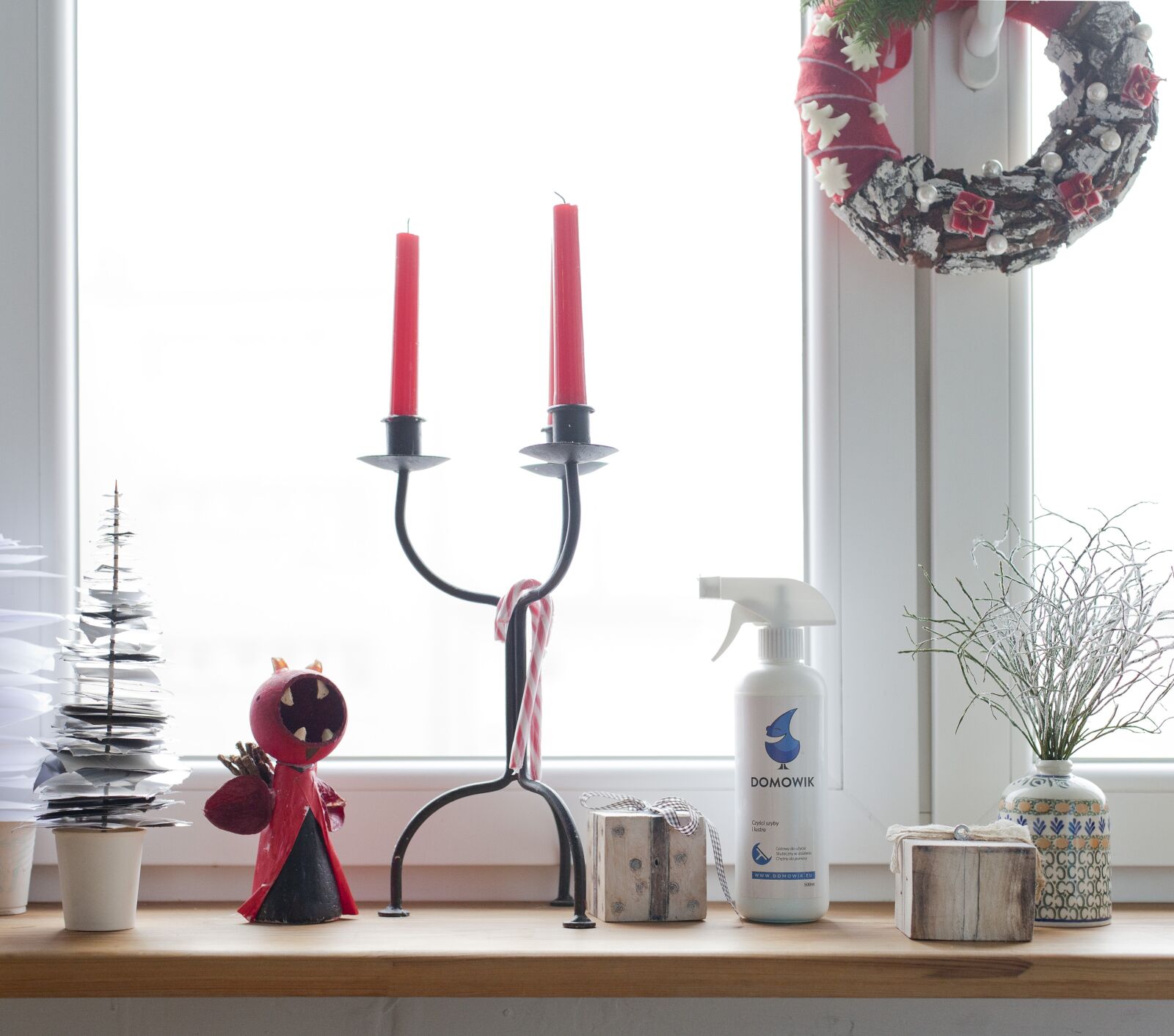 Canon EOS 5D Mark II sample photo. Holidays, window, winter photography