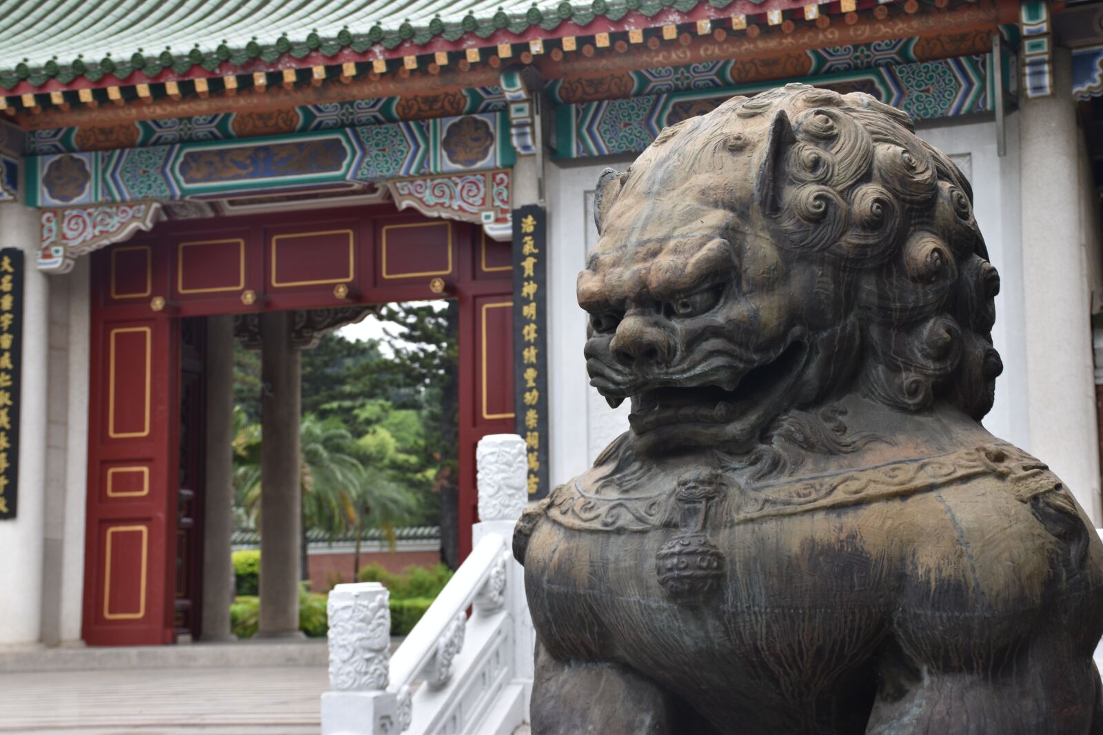 Nikon D5600 sample photo. Travel, sculpture, architecture photography