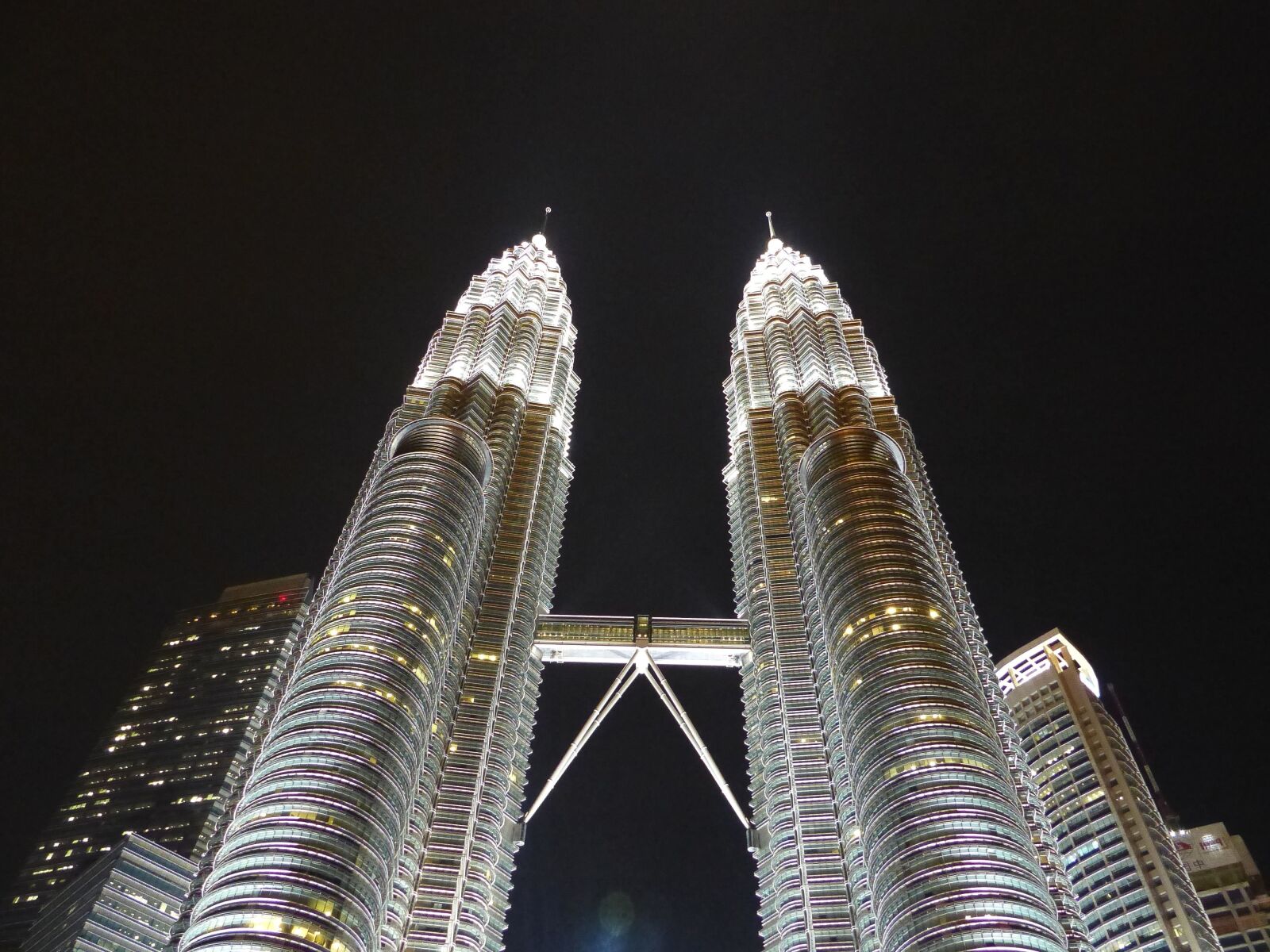 Panasonic Lumix DMC-FZ200 sample photo. Tower, sky, architecture, buildings photography