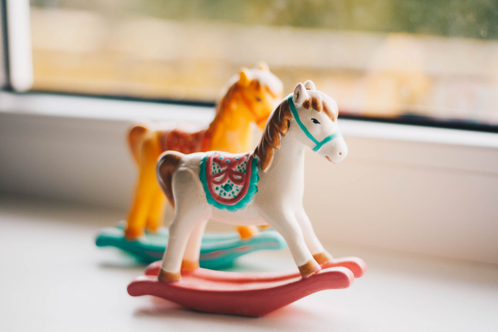 Canon EF 50mm F1.8 II sample photo. Small, toy, horses, for photography