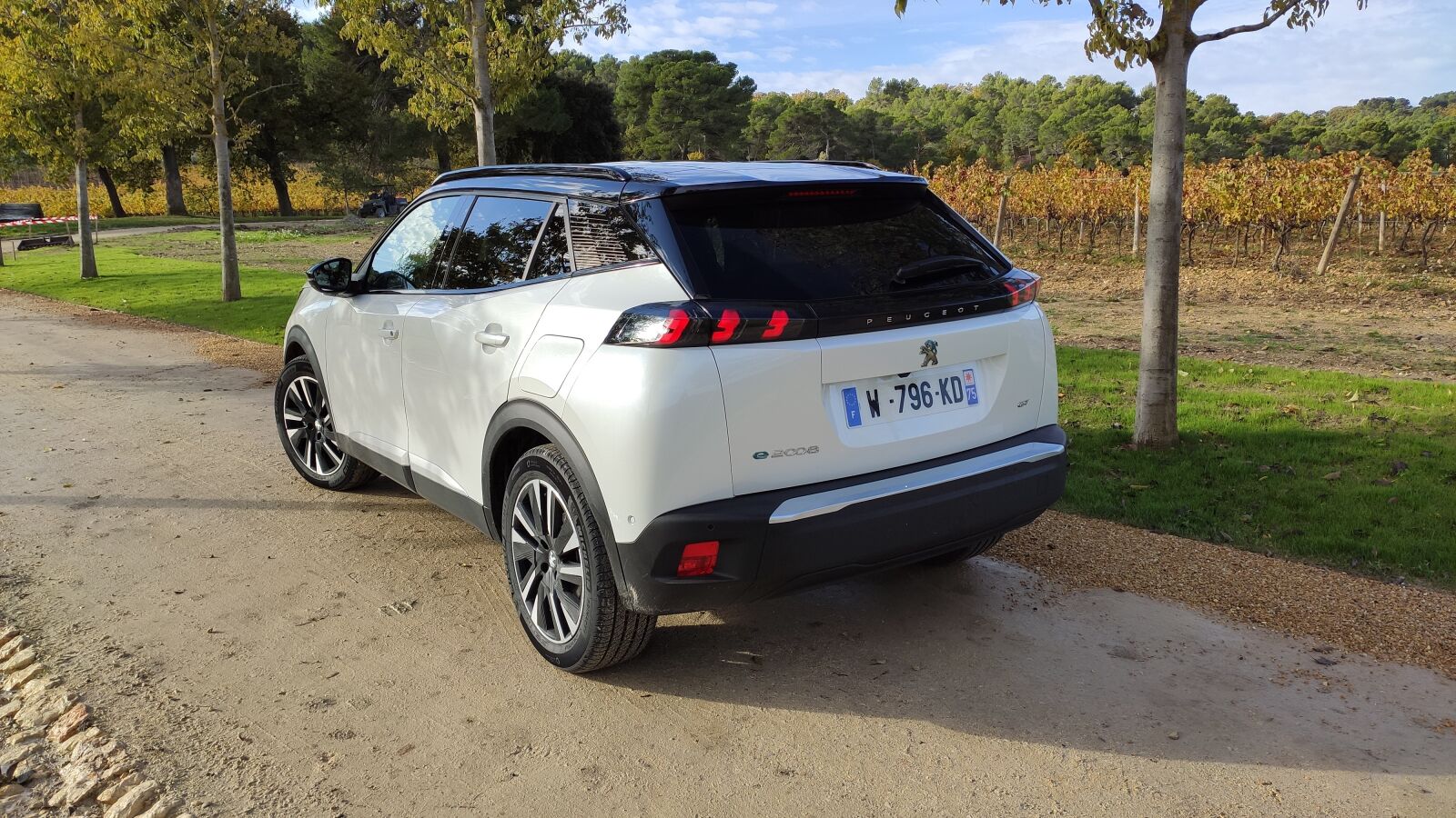 Xiaomi Mi 9T sample photo. Peugeot, e-2008, electric car photography