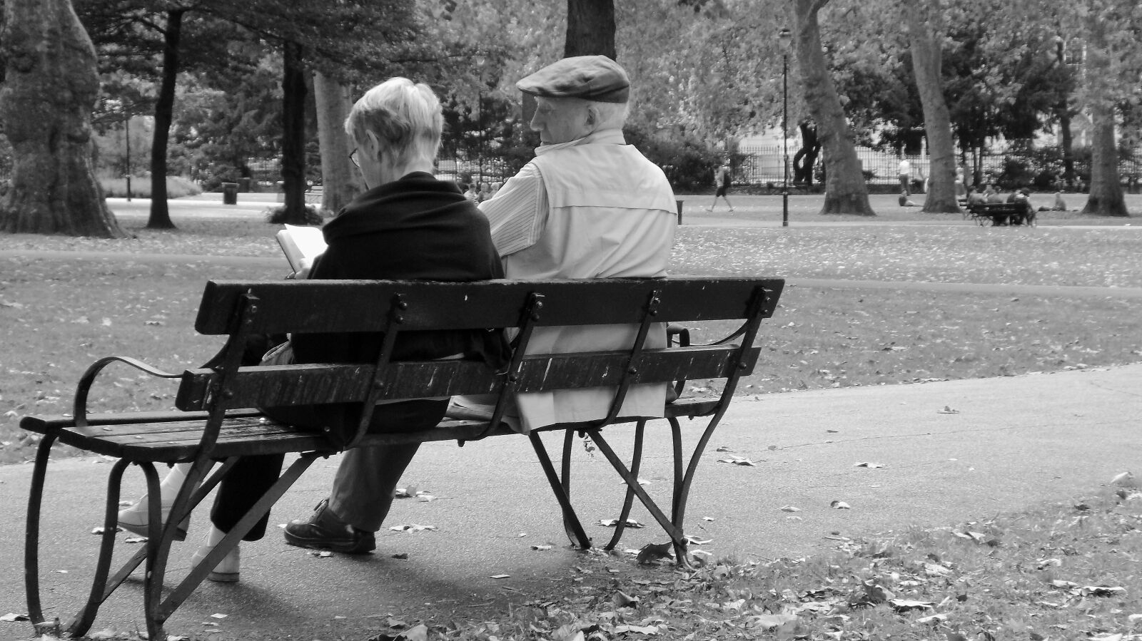 Nikon COOLPIX L340 sample photo. Park life, london parks photography