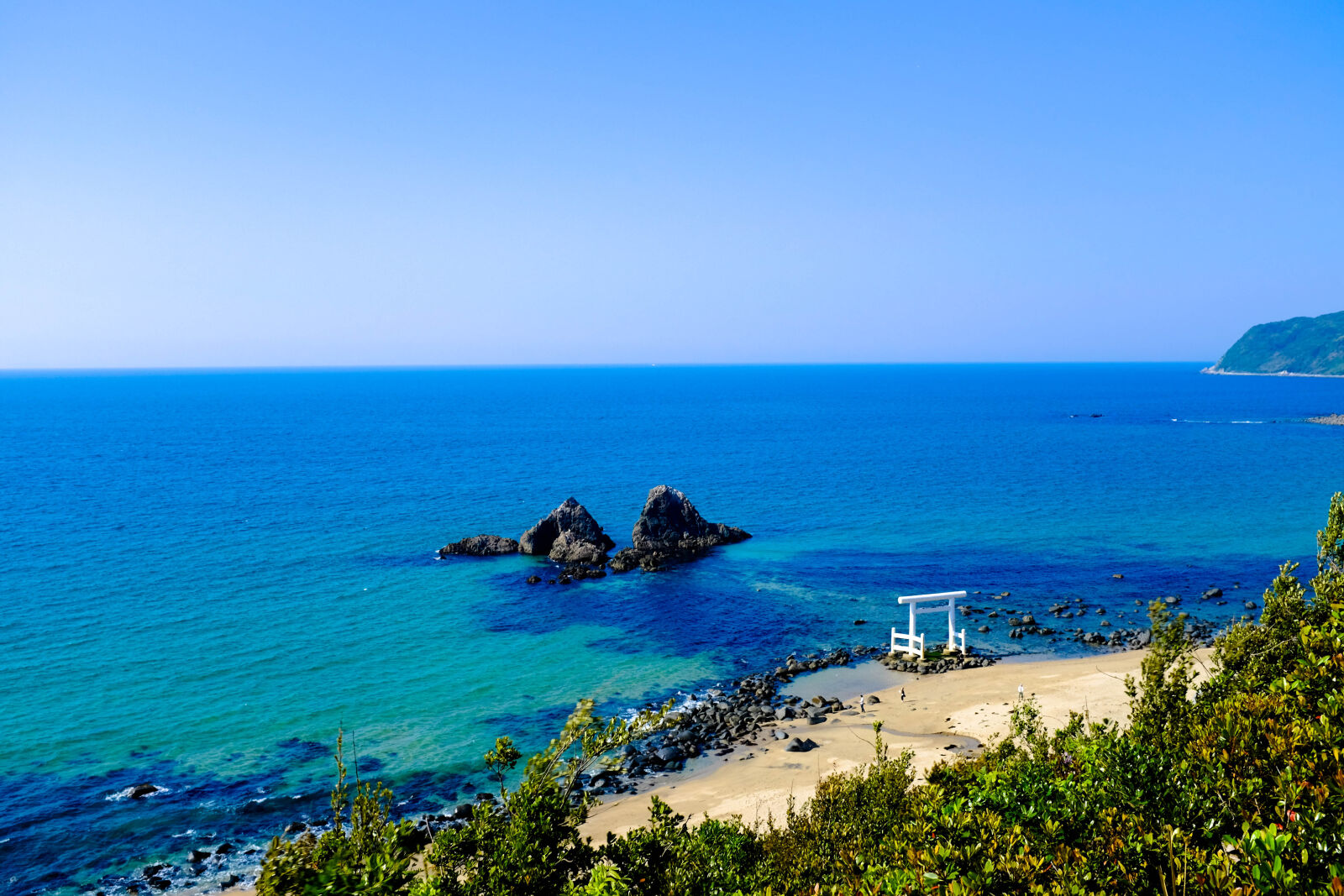 Fujifilm X100T sample photo. Beach, blue, japan, ocean photography