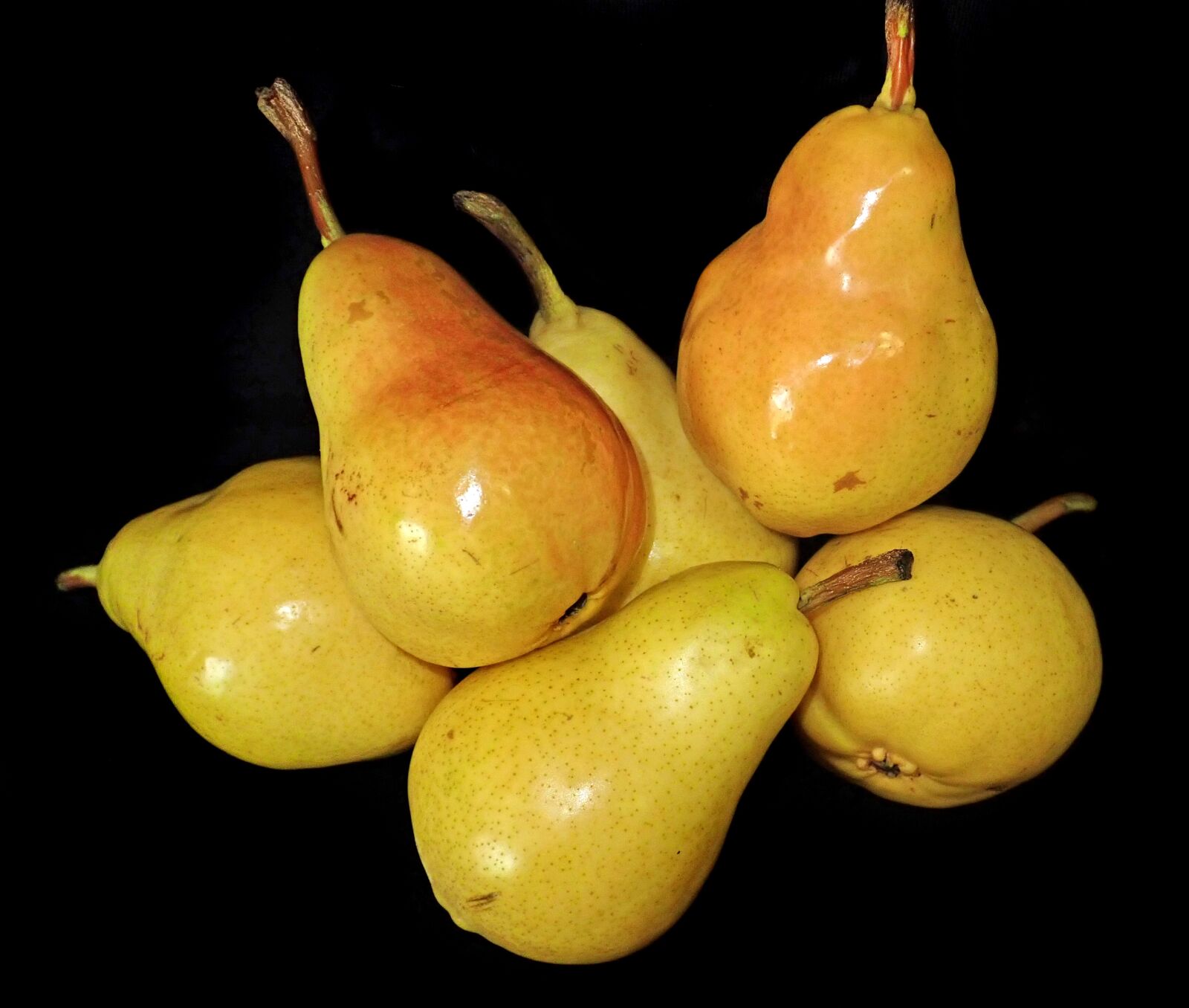 Olympus TG-5 sample photo. Fruit, pears, ripe photography