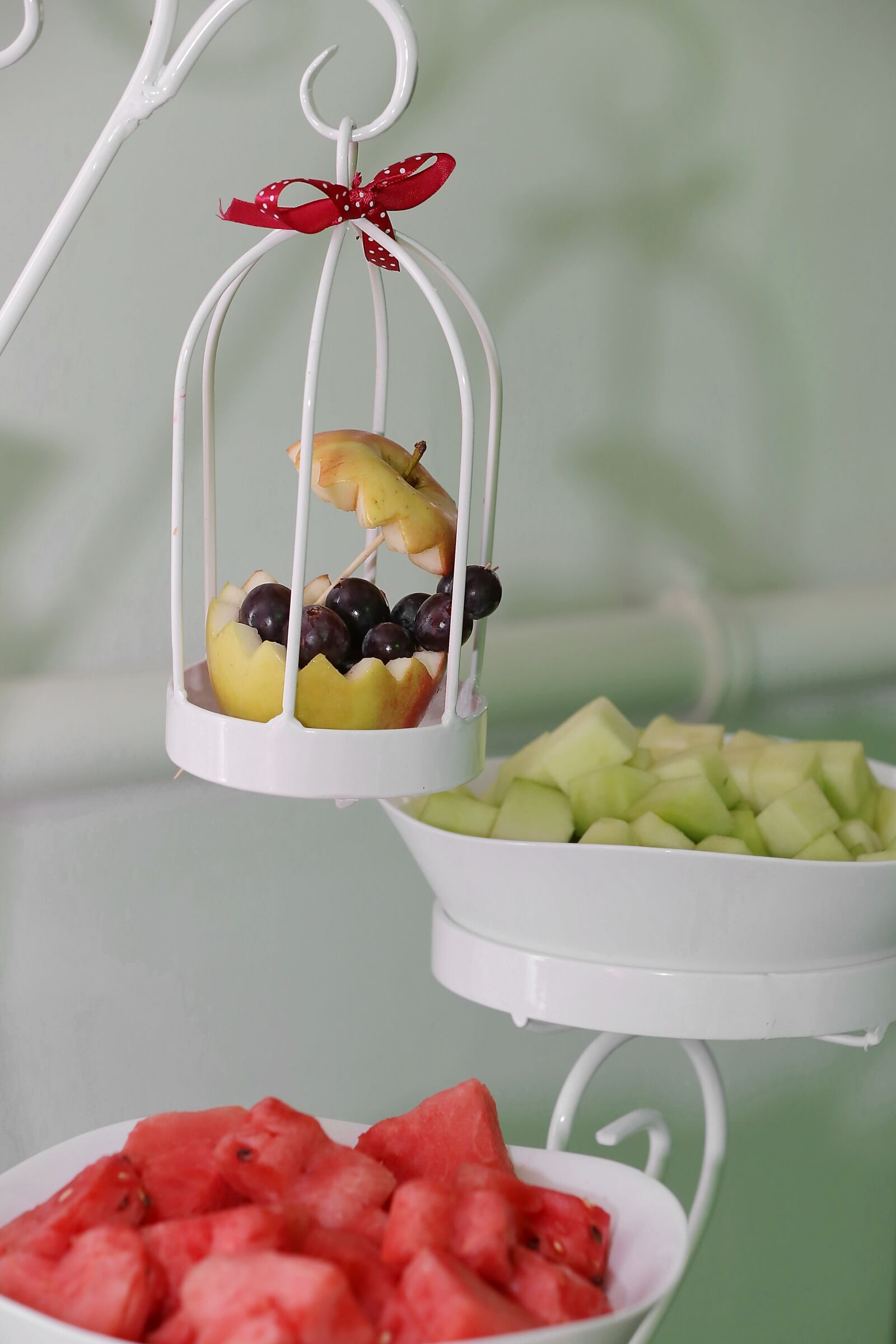 Canon EOS 6D sample photo. Grapes, fruit, apples, decoration photography