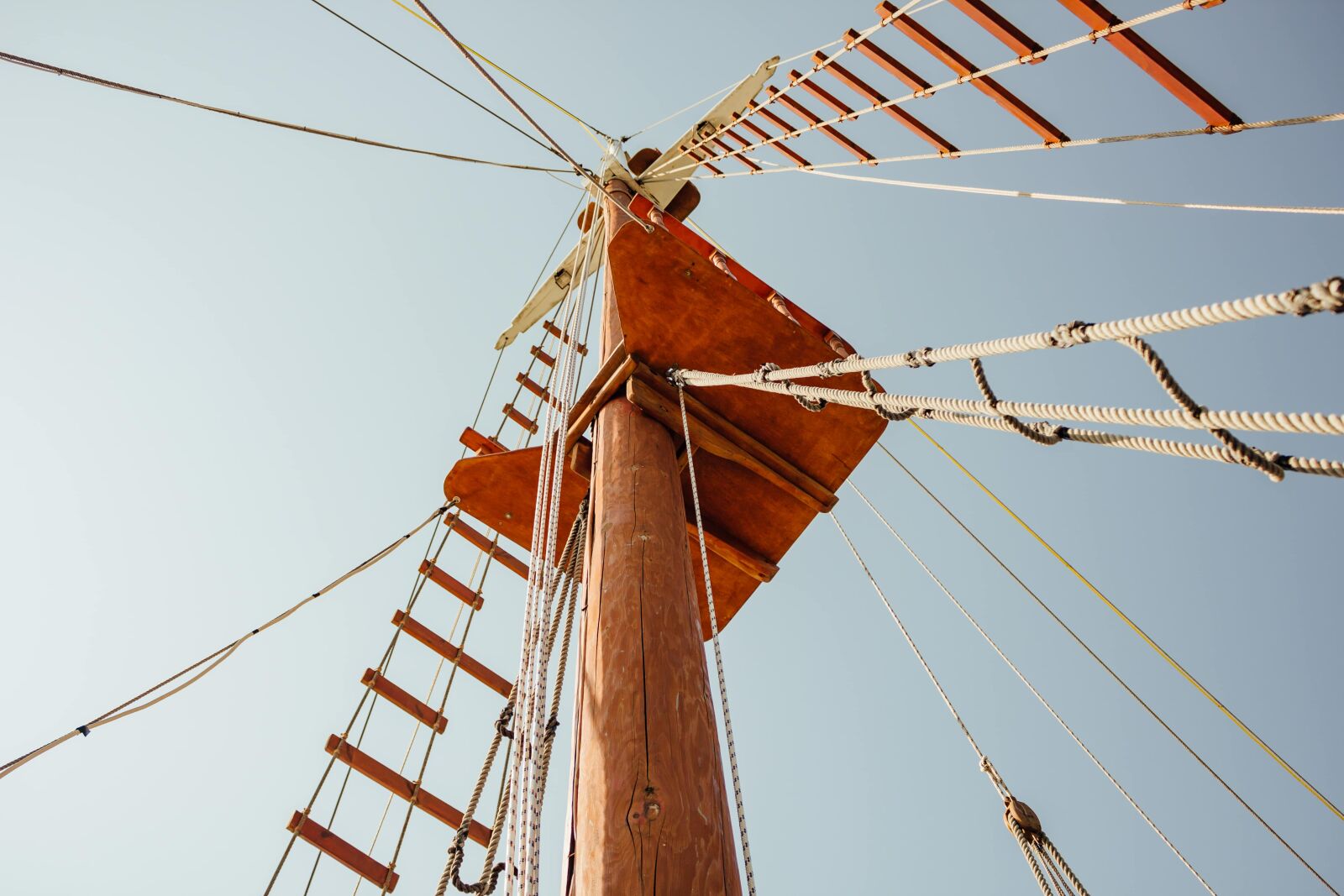 Canon EF-S 18-55mm F3.5-5.6 IS sample photo. Sailboat, pirate, rope, blue photography
