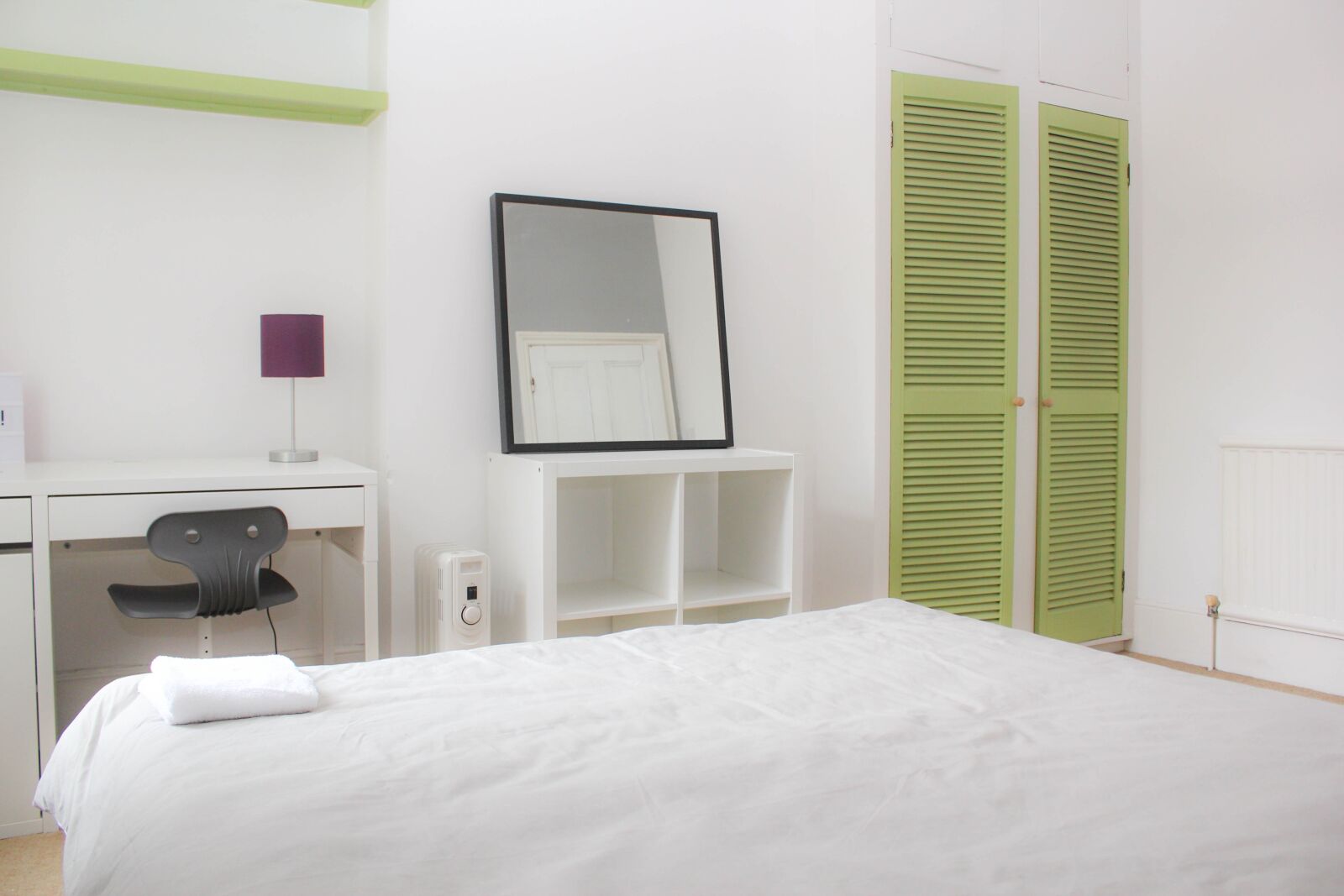 Canon EF-S 18-55mm F3.5-5.6 IS sample photo. Bedroom, mirror, green doors photography