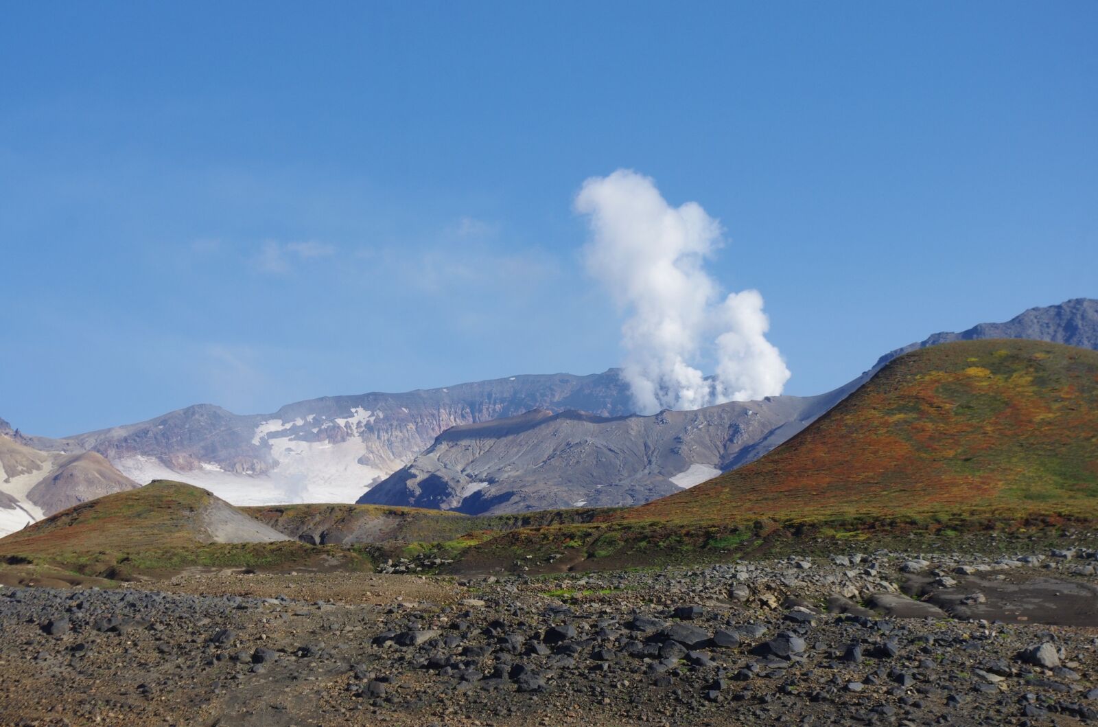 Pentax K-5 sample photo. Volcano, the eruption, steam photography