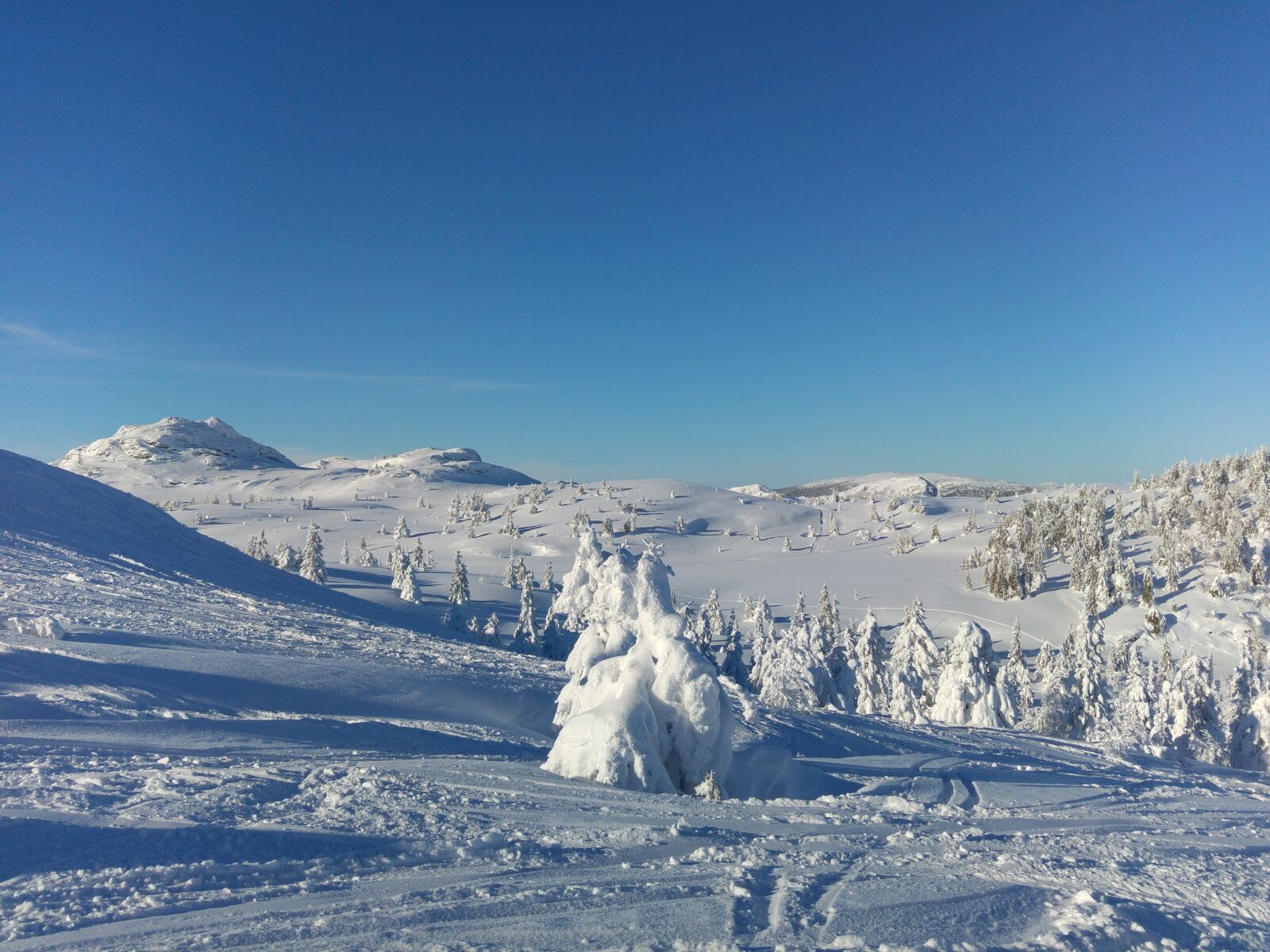 LG G4 sample photo. Snow, winter, mountain photography