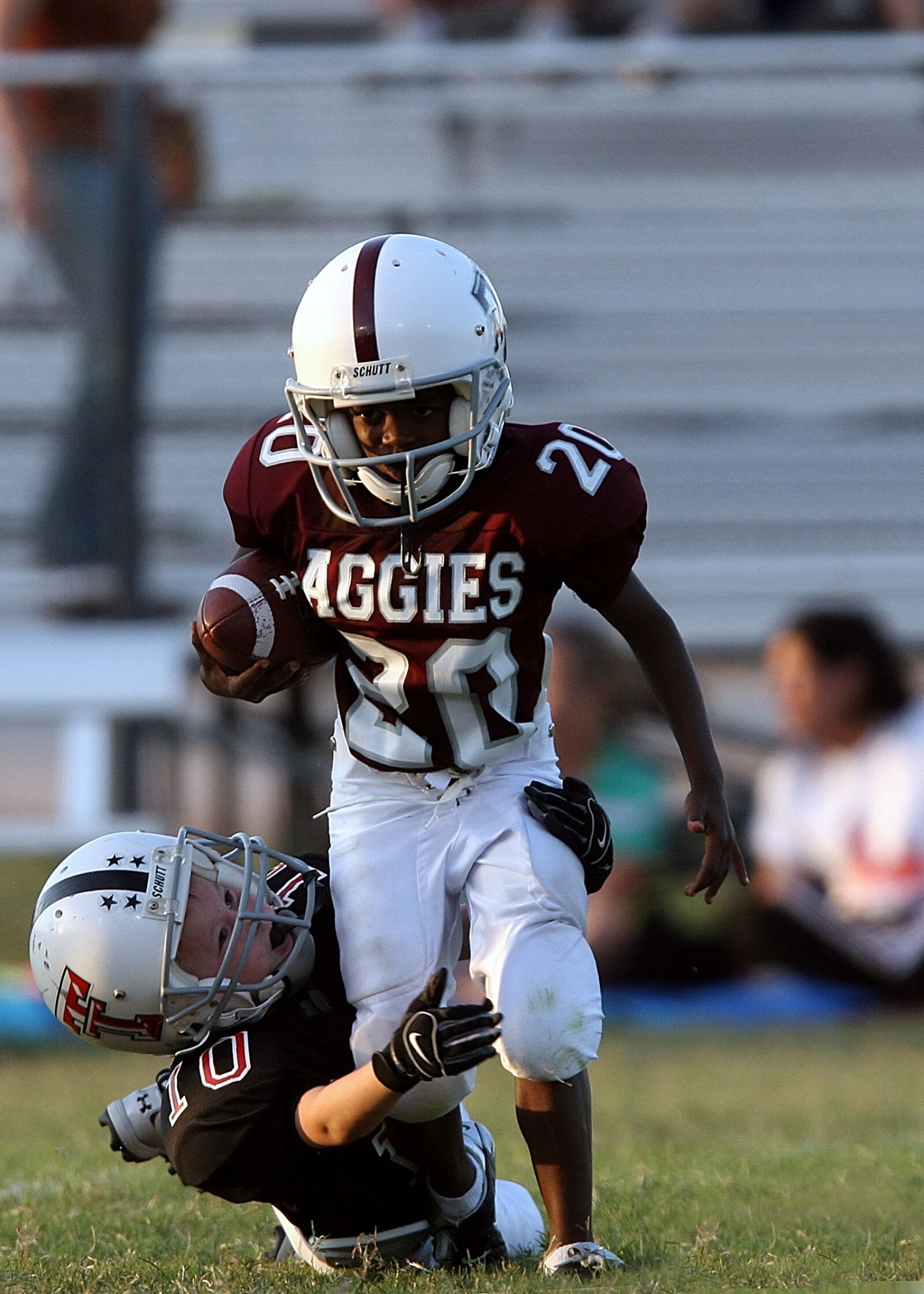 Canon EOS 20D sample photo. Football, action, running back photography