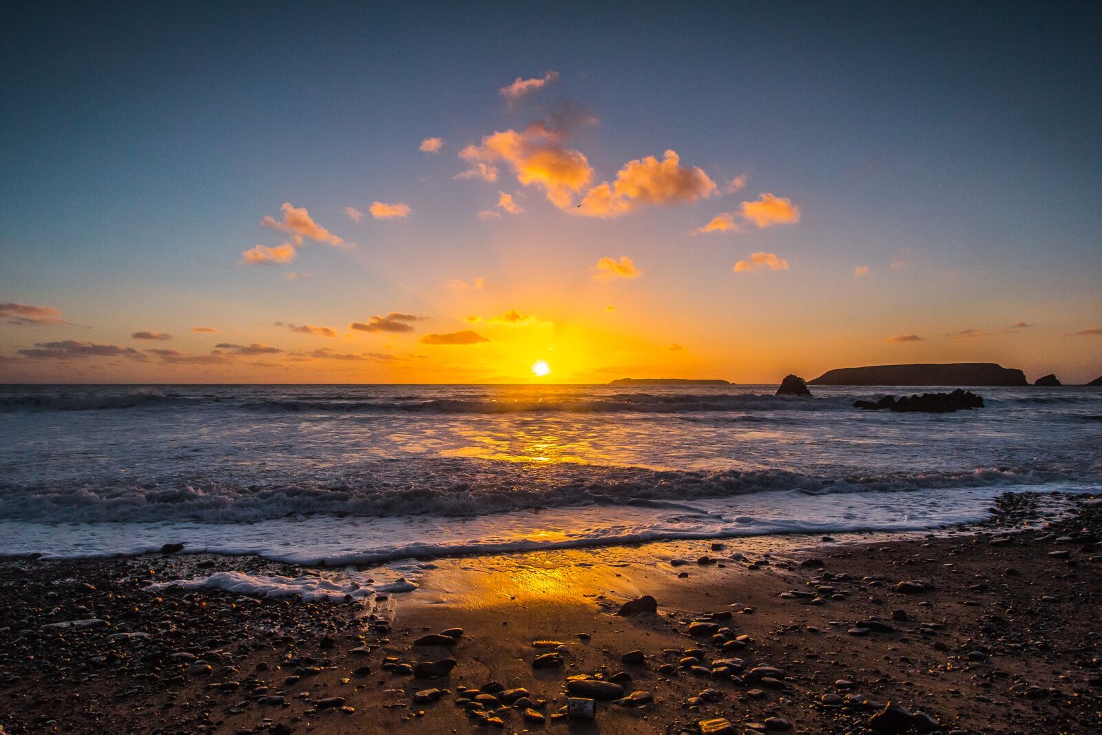 Canon EF-S 10-22mm F3.5-4.5 USM sample photo. Sunset, ocean, wales photography