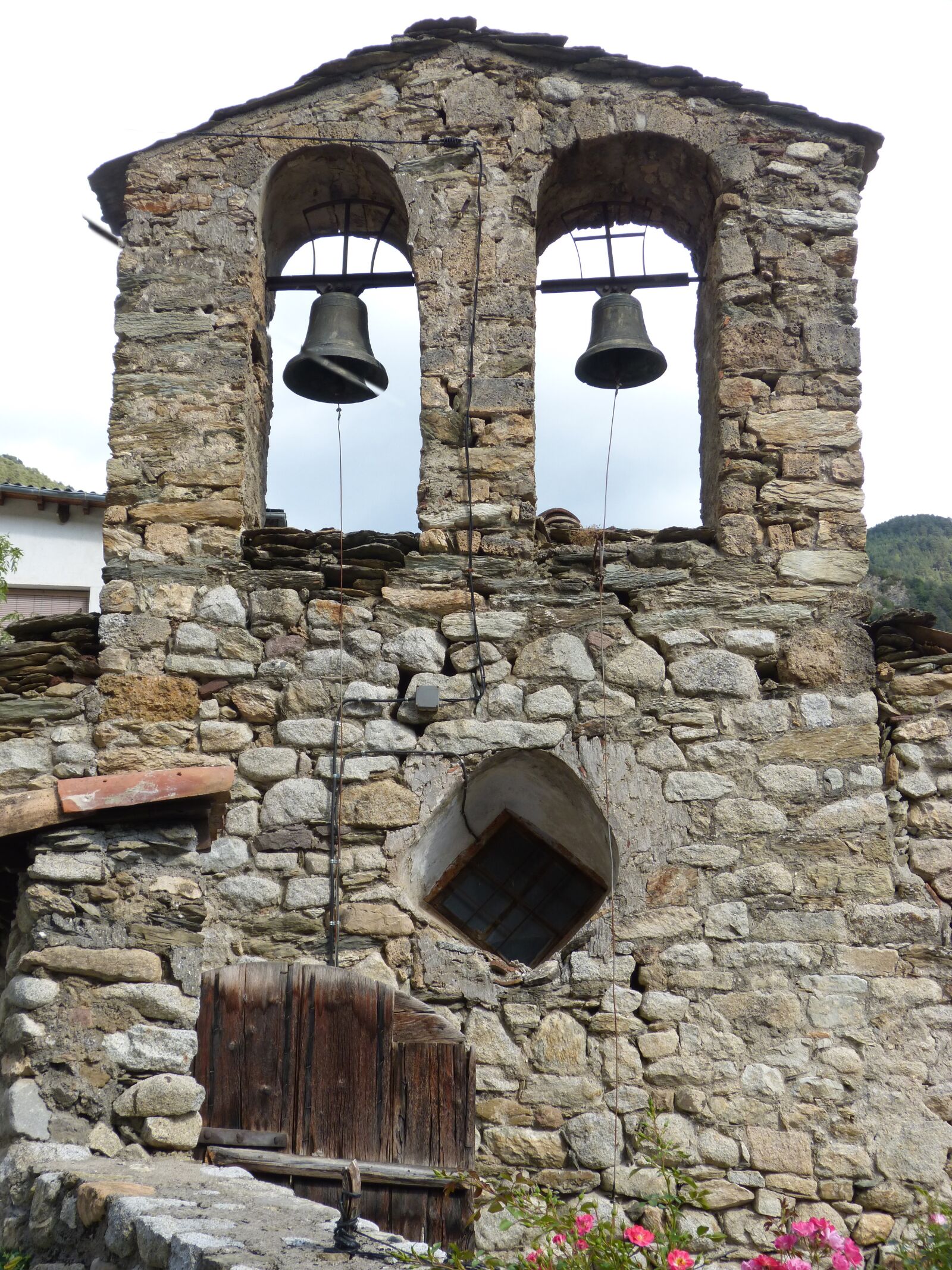 Panasonic DMC-FZ62 sample photo. Church, belfry, romanesque photography