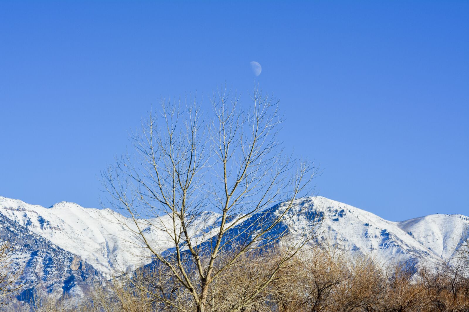 Nikon D5200 sample photo. Moon, mountain, winter photography