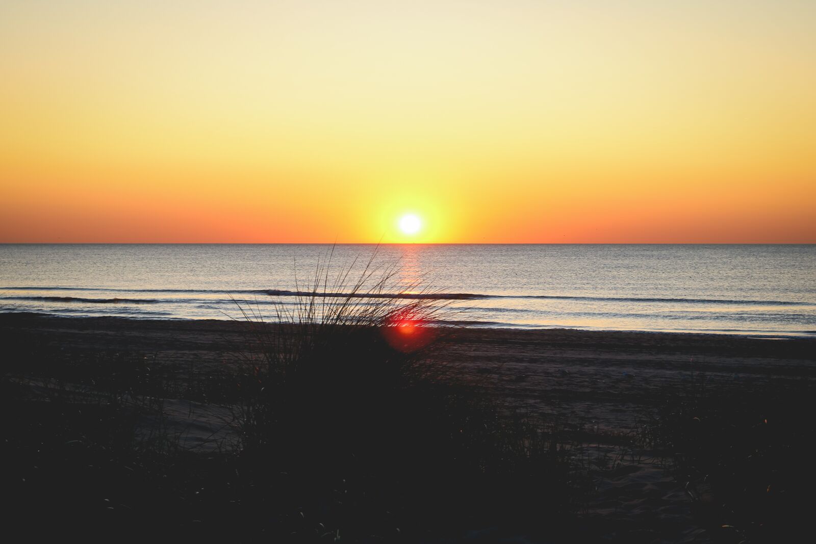 Canon EOS 760D (EOS Rebel T6s / EOS 8000D) sample photo. Sunset, beach, sea photography