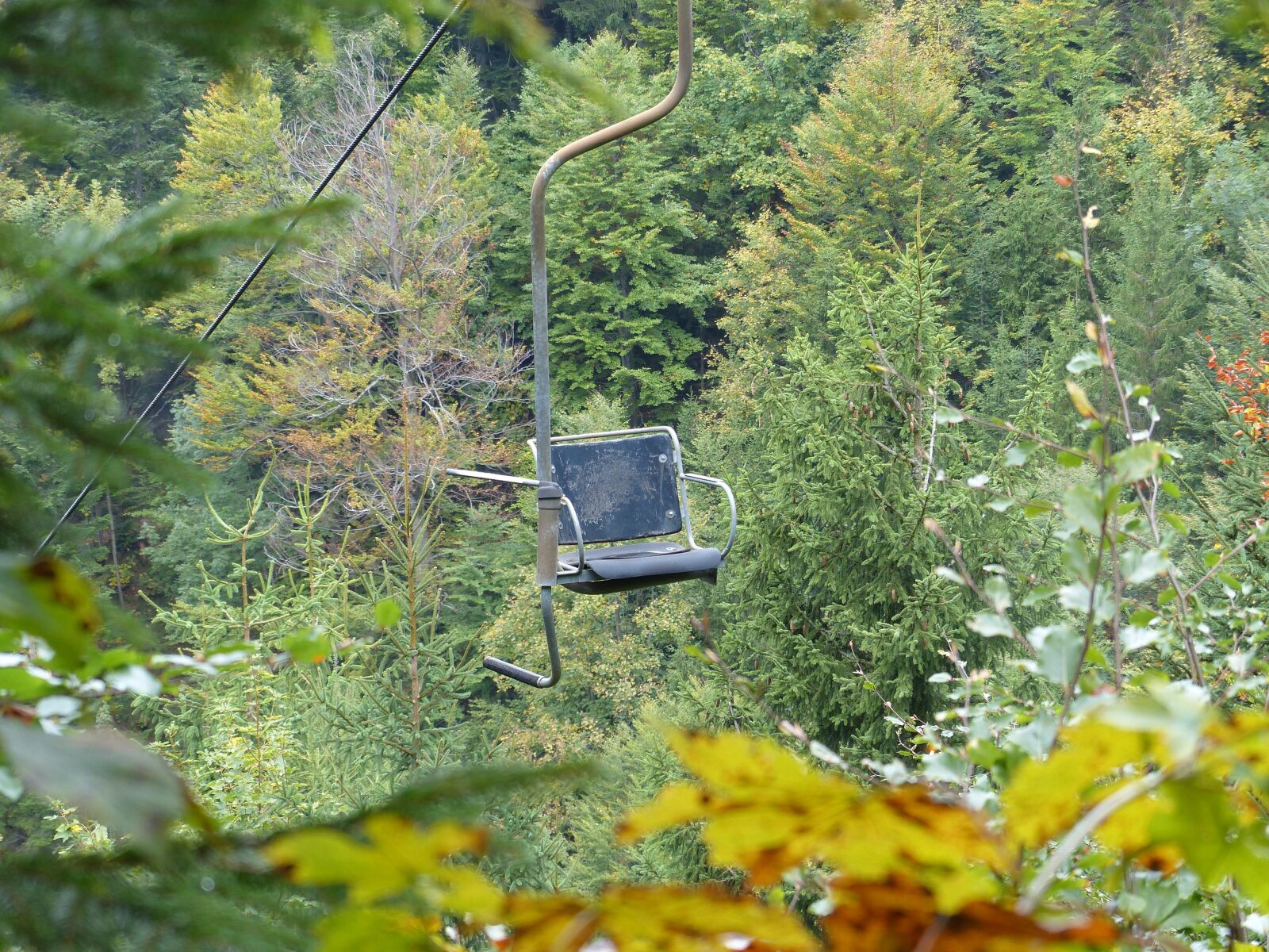 Panasonic Lumix DMC-FZ200 sample photo. Chairlift, autumn, mountains photography