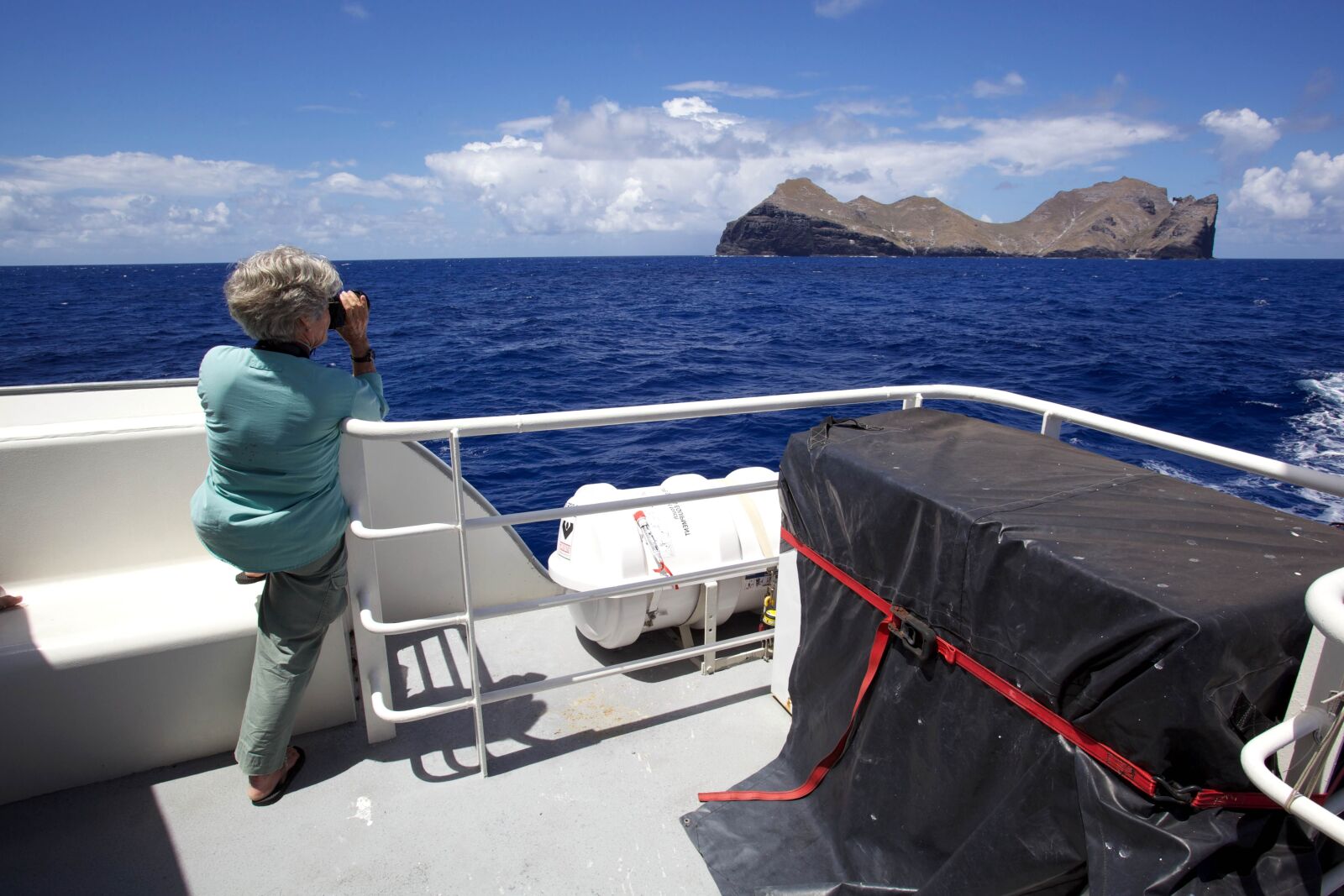 Canon EOS 5D Mark II sample photo. Female, deck, ship, overlooking photography
