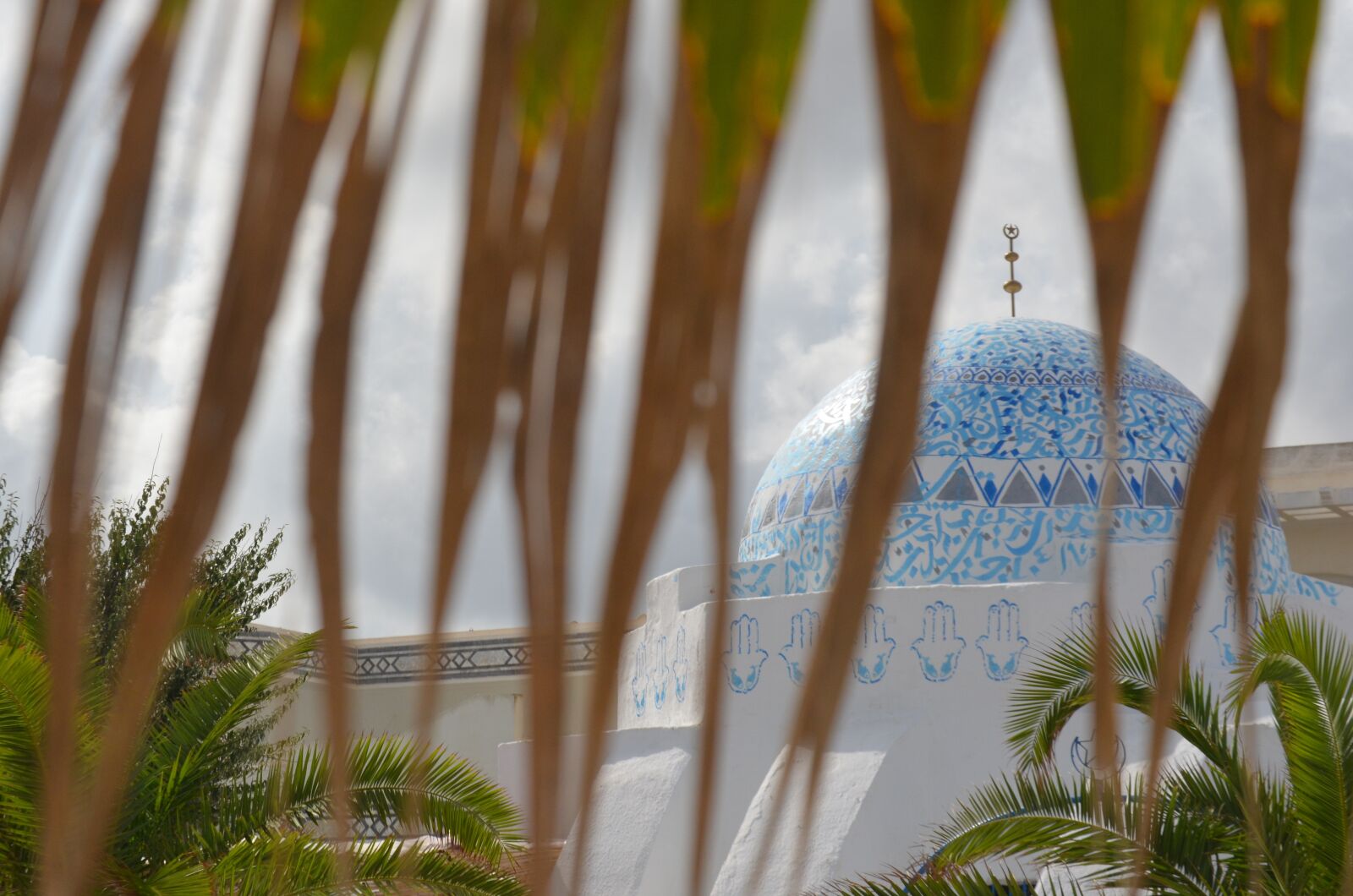 Nikon D5100 sample photo. Building, calligraphy, arabic photography