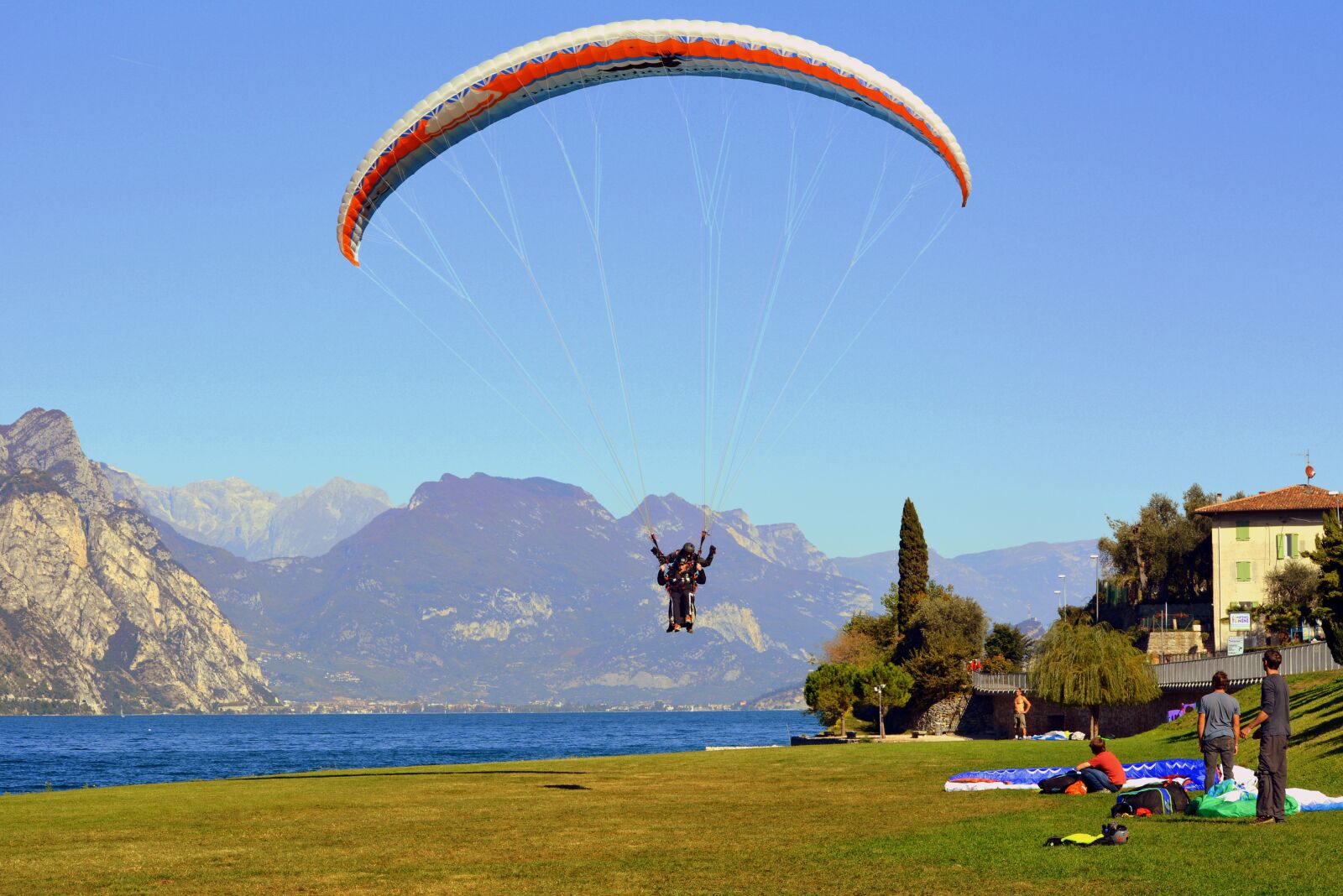 Nikon D7100 sample photo. Paragliding, landing, tandem photography