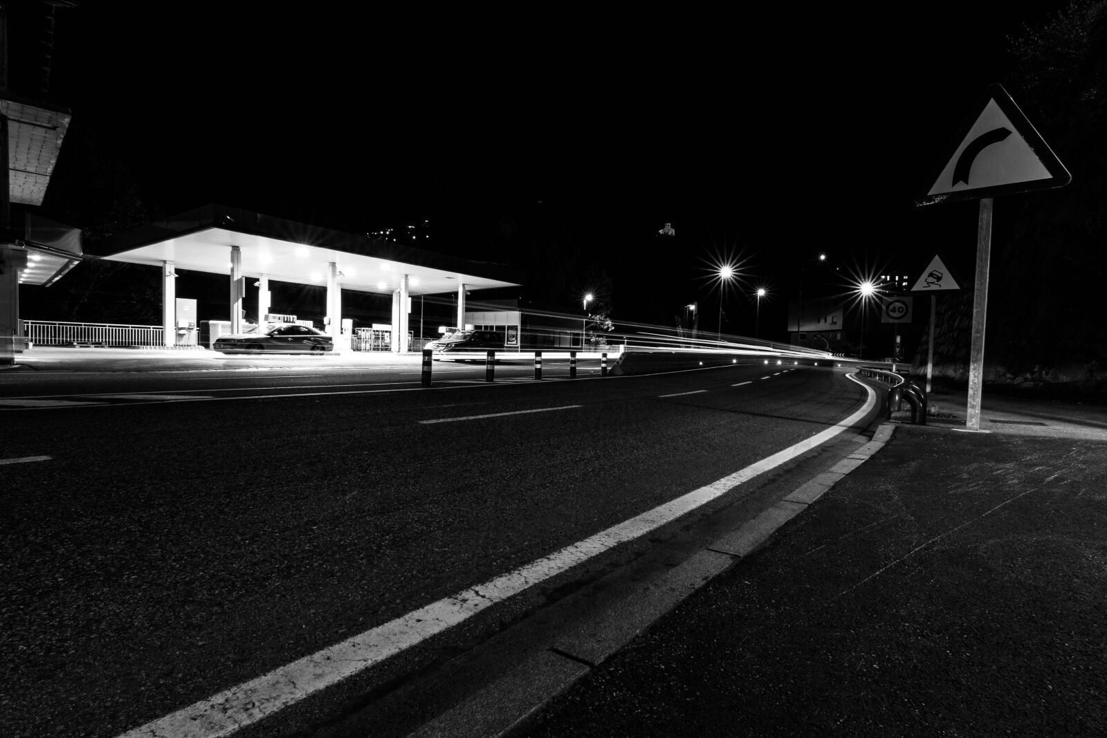 Canon EOS 600D (Rebel EOS T3i / EOS Kiss X5) + Tokina AT-X Pro 11-16mm F2.8 DX sample photo. Gray, road, during, nighttime photography